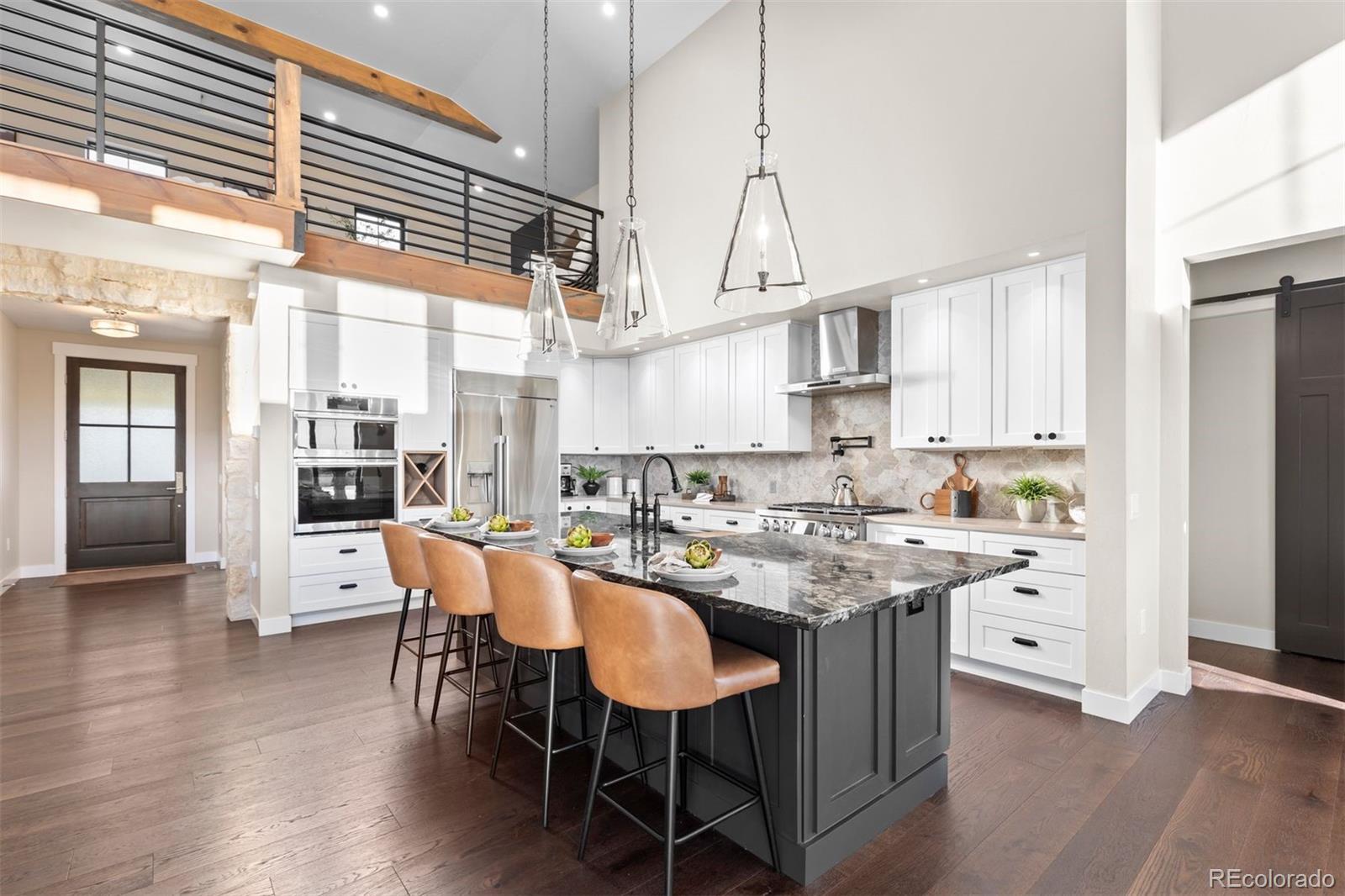 2433 Fox View Trail