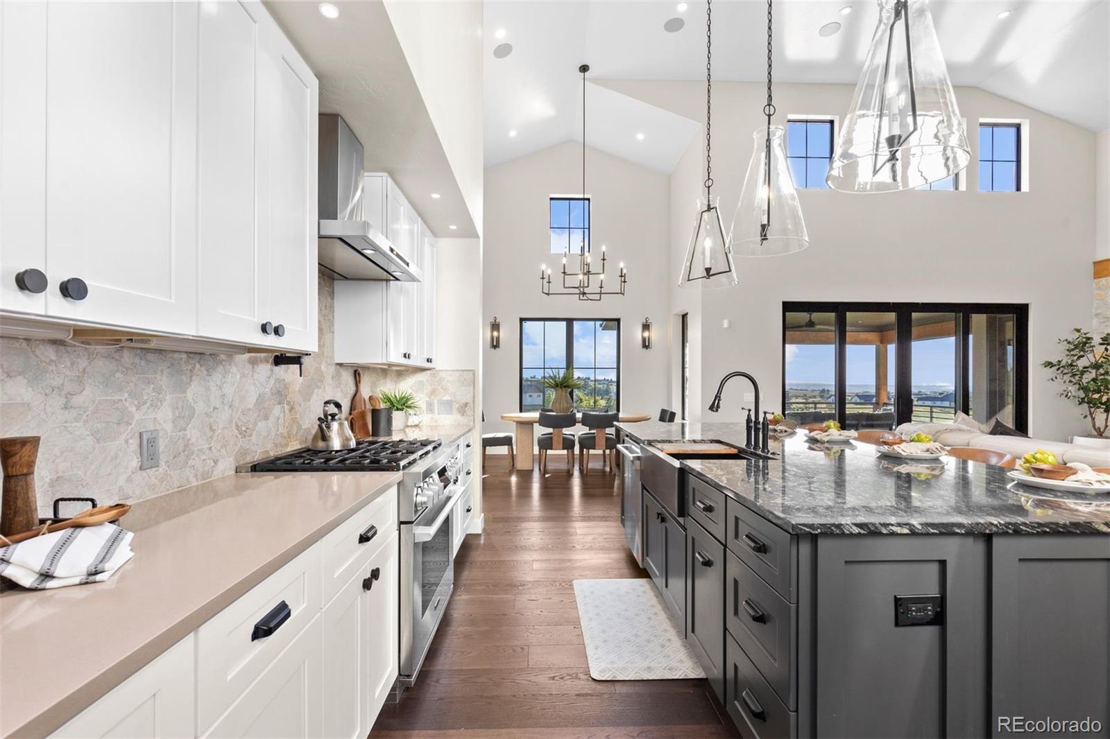 2433 Fox View Trail