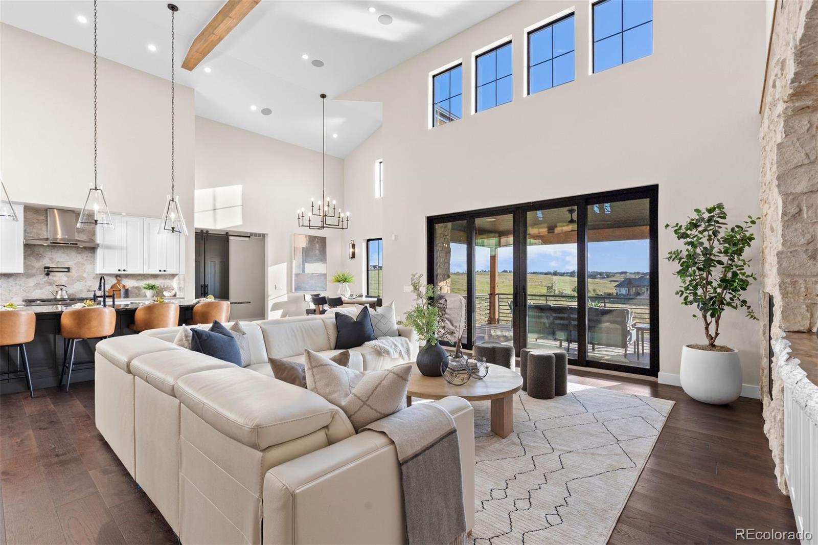 2433 Fox View Trail