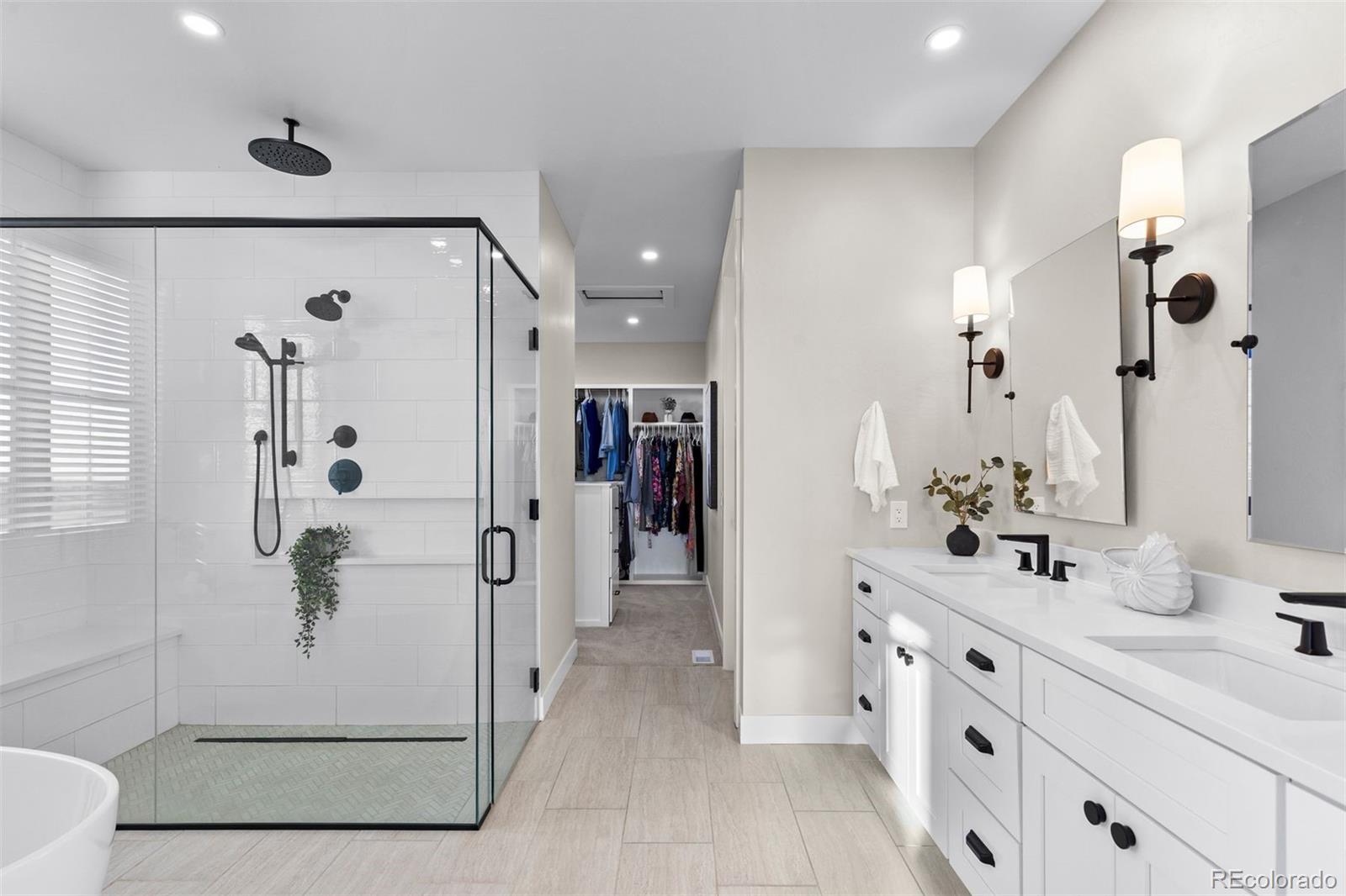 2433 Fox View Trail