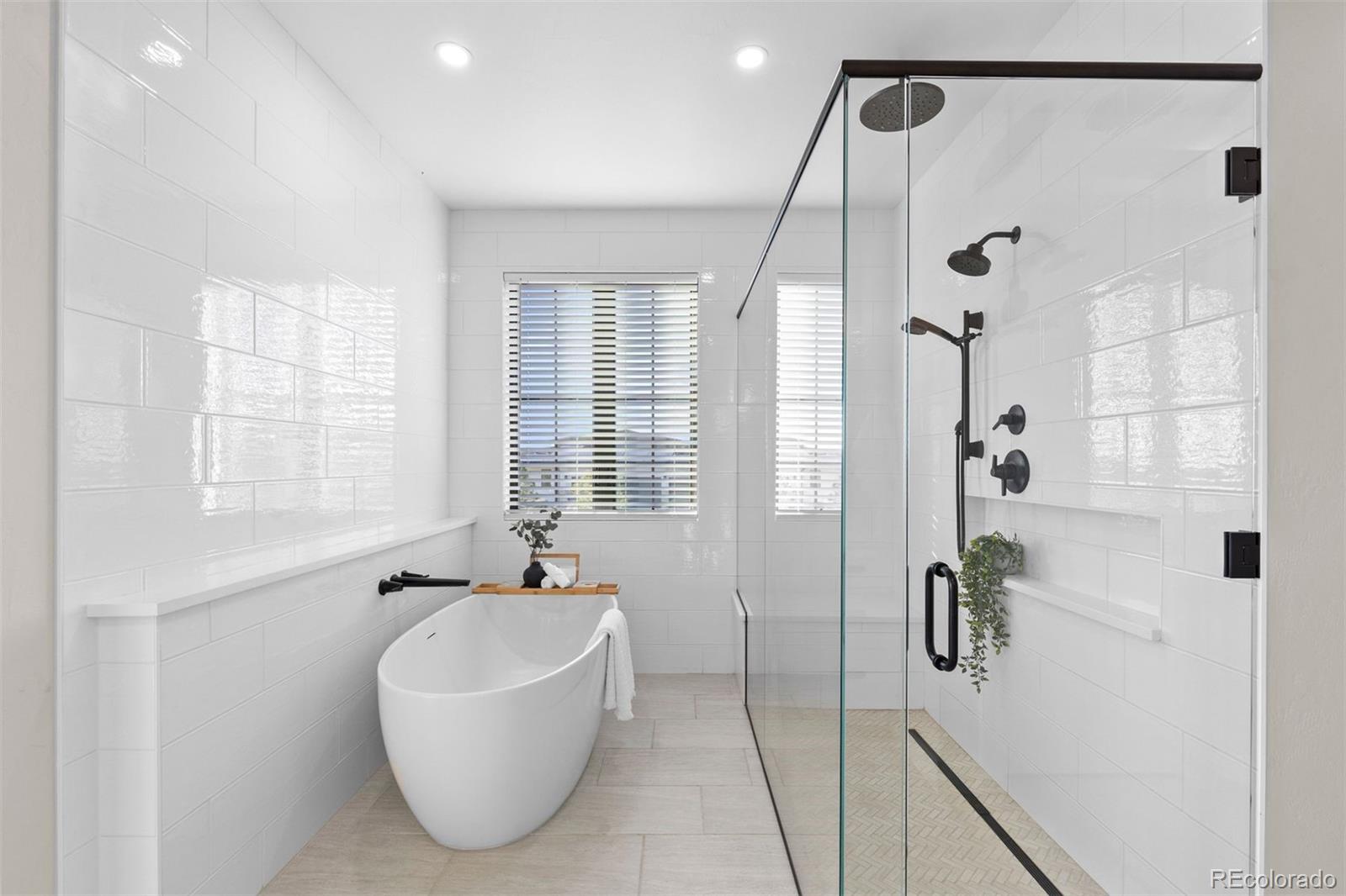2433 Fox View Trail