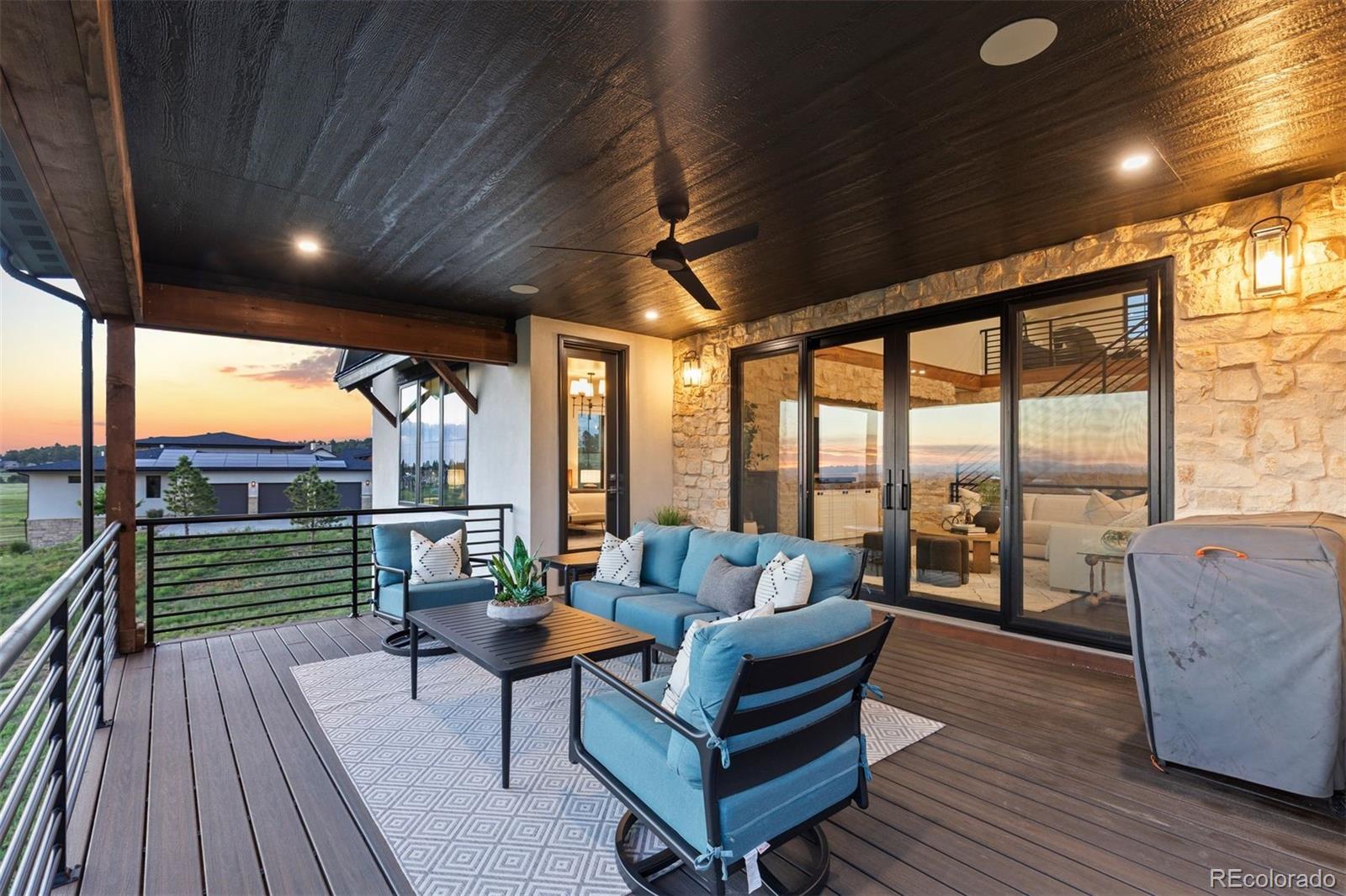 2433 Fox View Trail