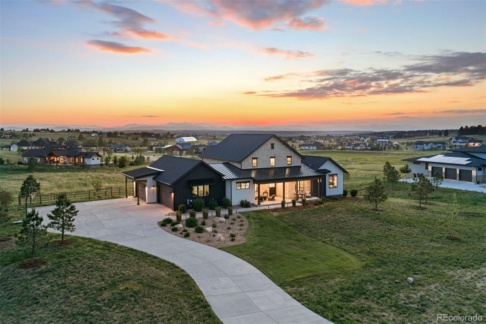 2433 Fox View Trail