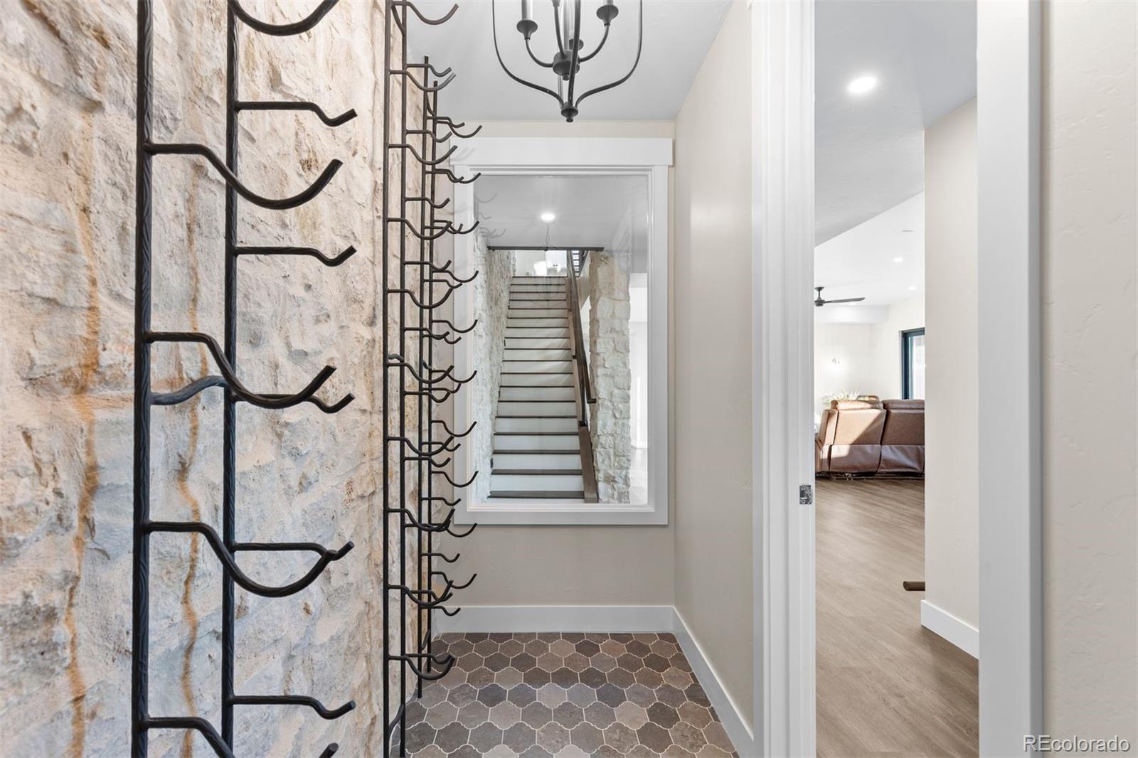 2433 Fox View Trail
