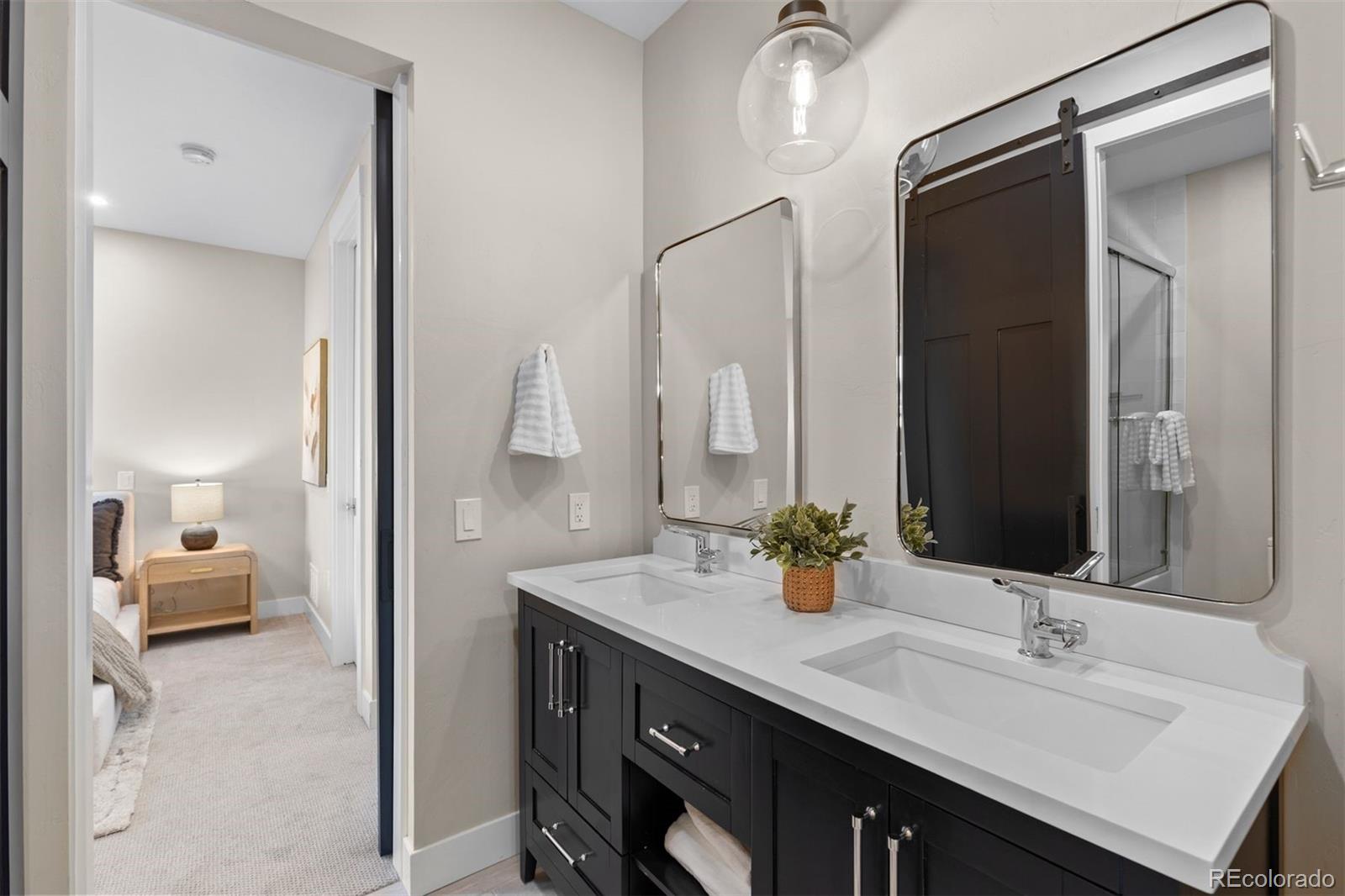2433 Fox View Trail