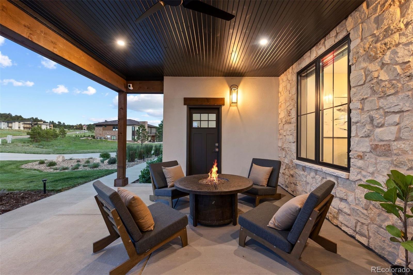 2433 Fox View Trail