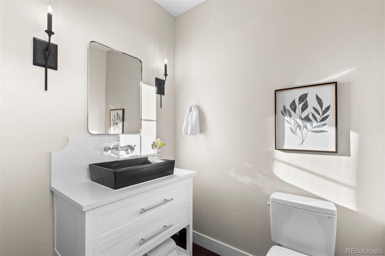 2433 Fox View Trail