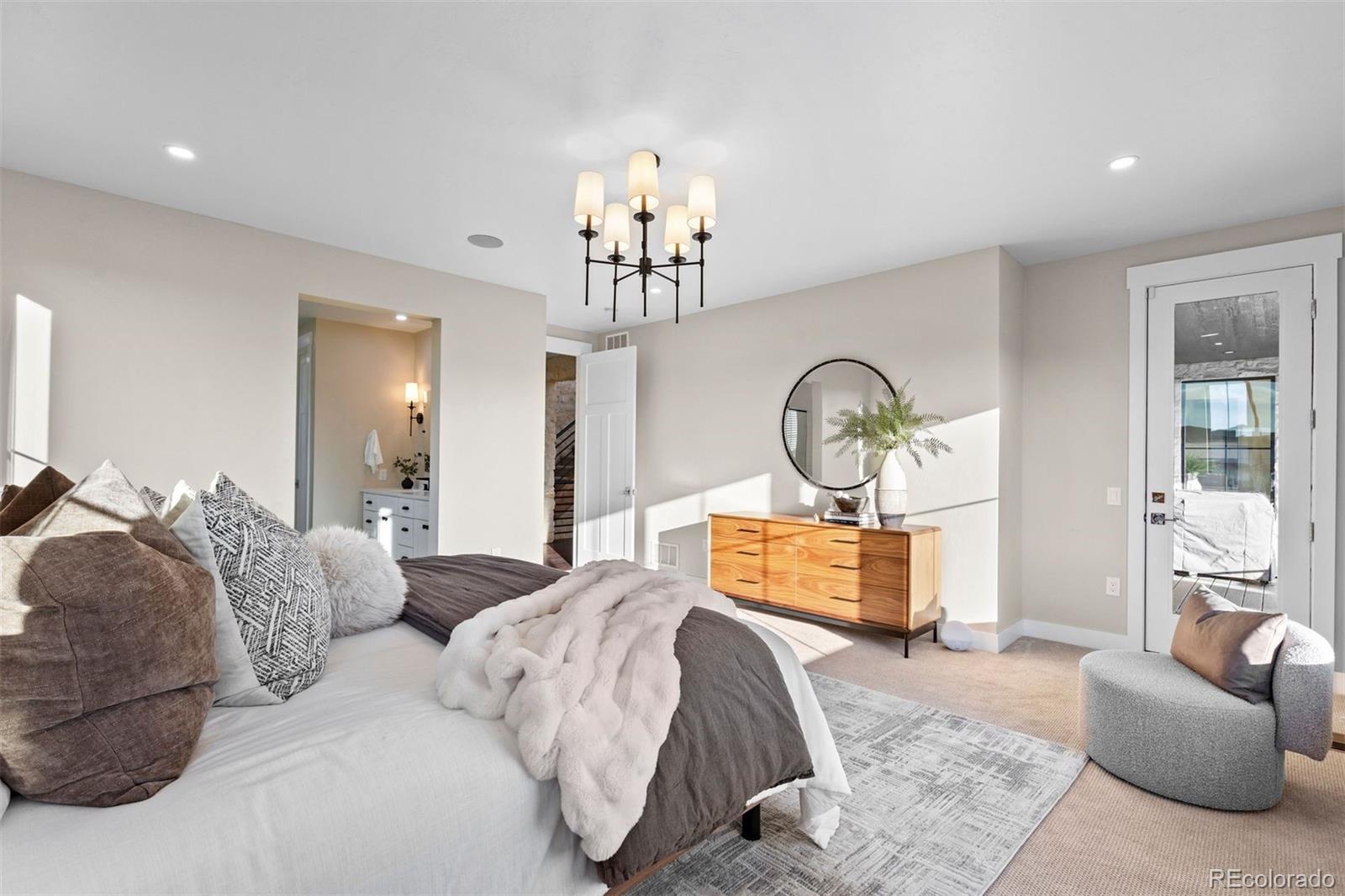 2433 Fox View Trail