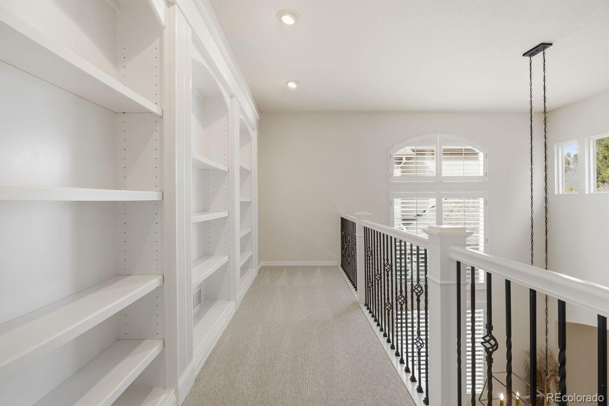 906 Greenridge Lane