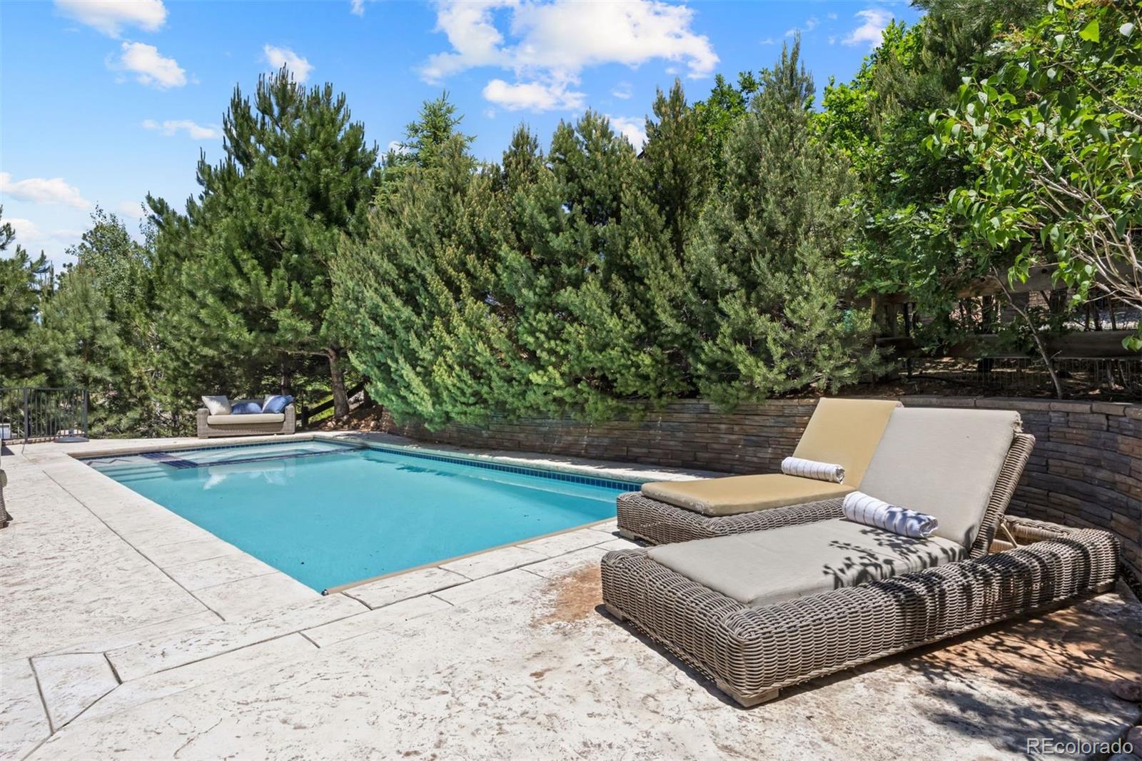 2151 Saddleback Drive