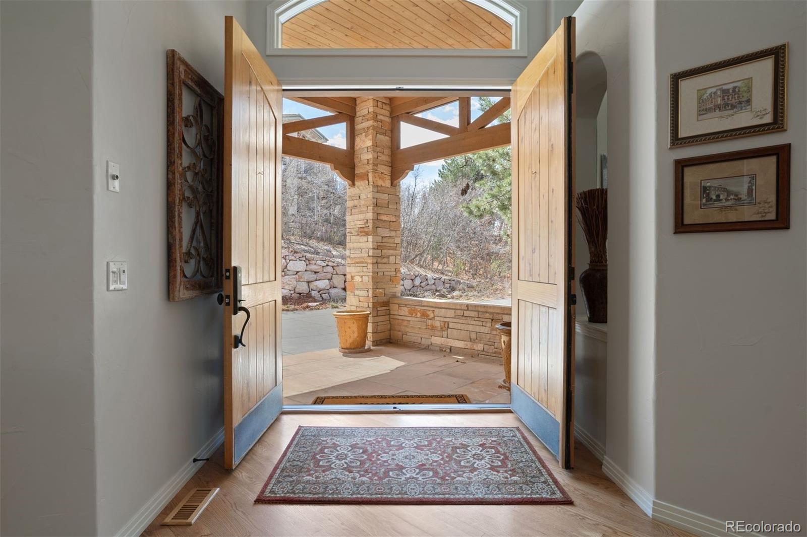 2904 Fairway View Court