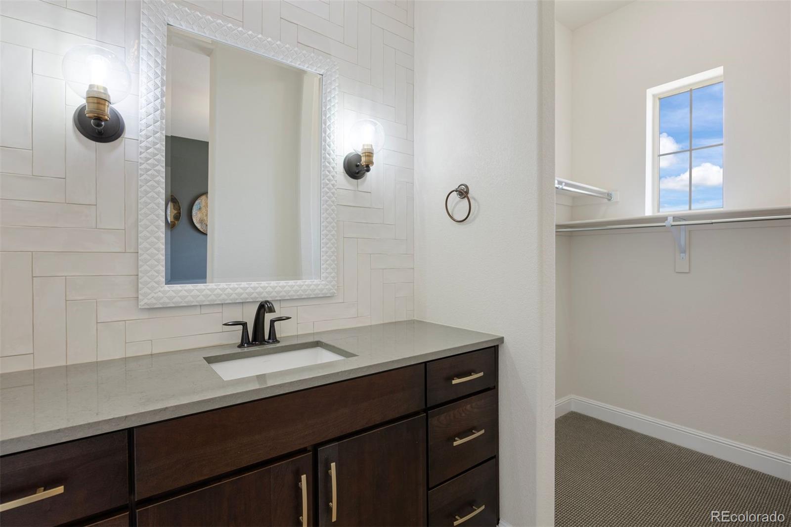 27381 E Lakeview Drive