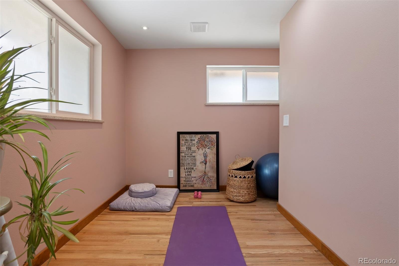 6072 S Columbine Way