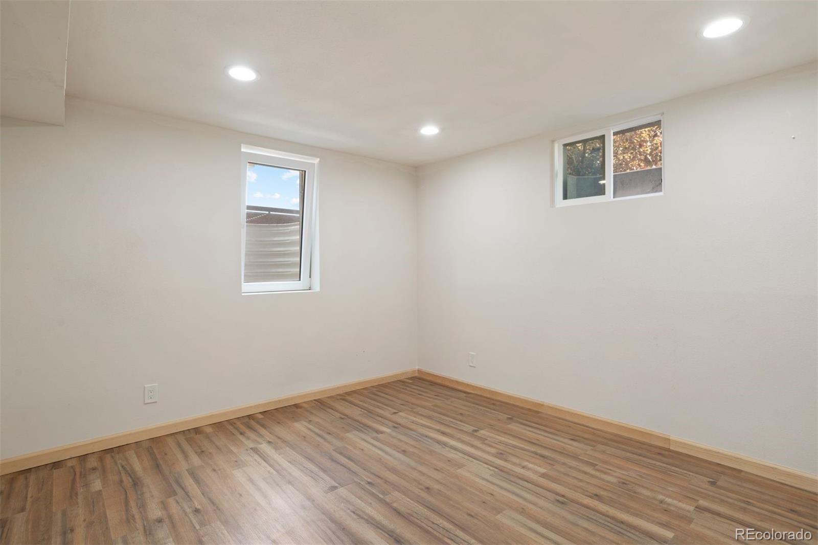 6072 S Columbine Way