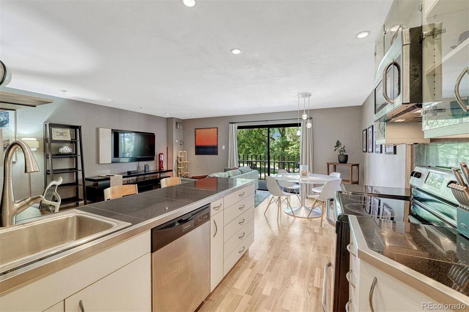 480 S Marion Parkway Unit: 305