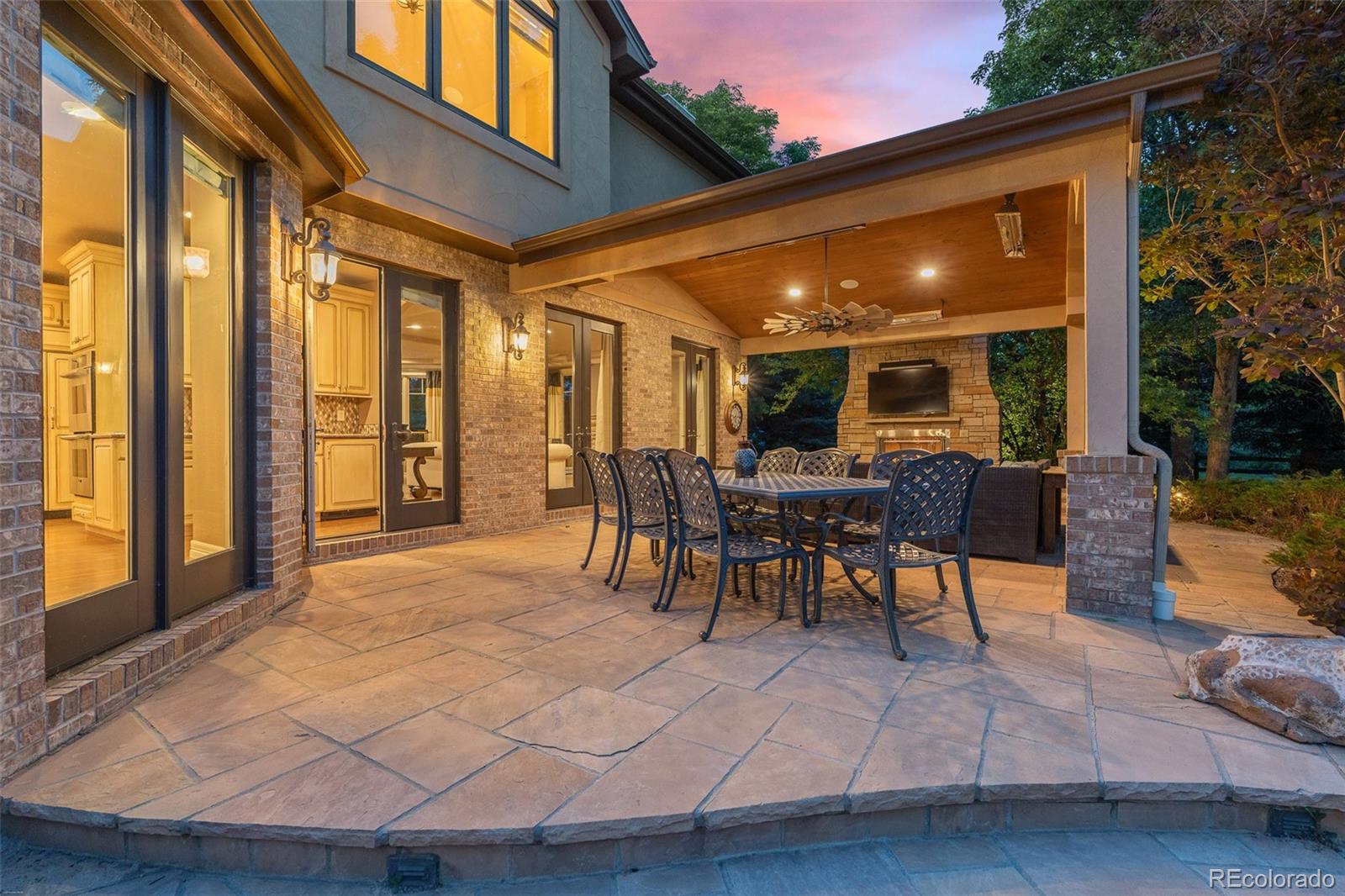 4443 W Cottonwood Place