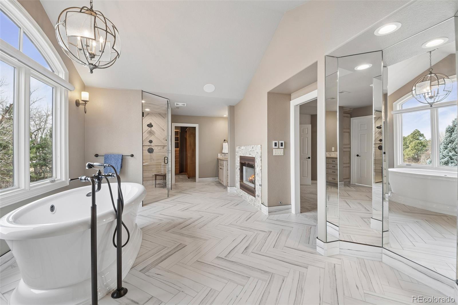 4443 W Cottonwood Place