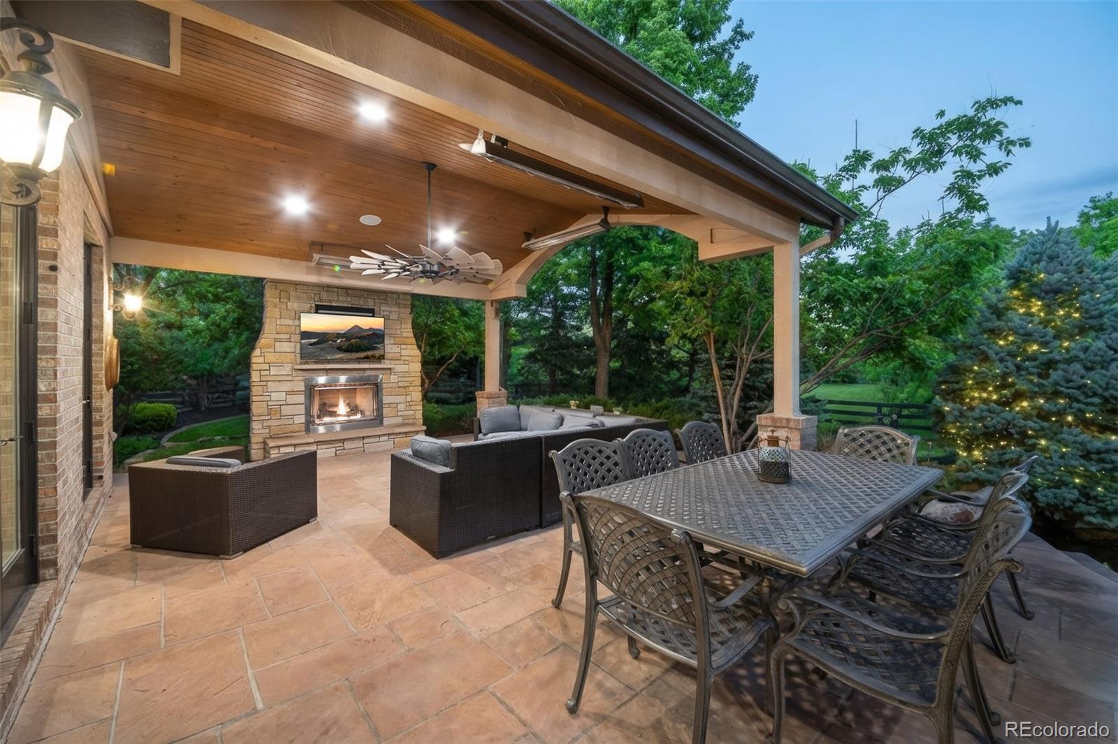 4443 W Cottonwood Place