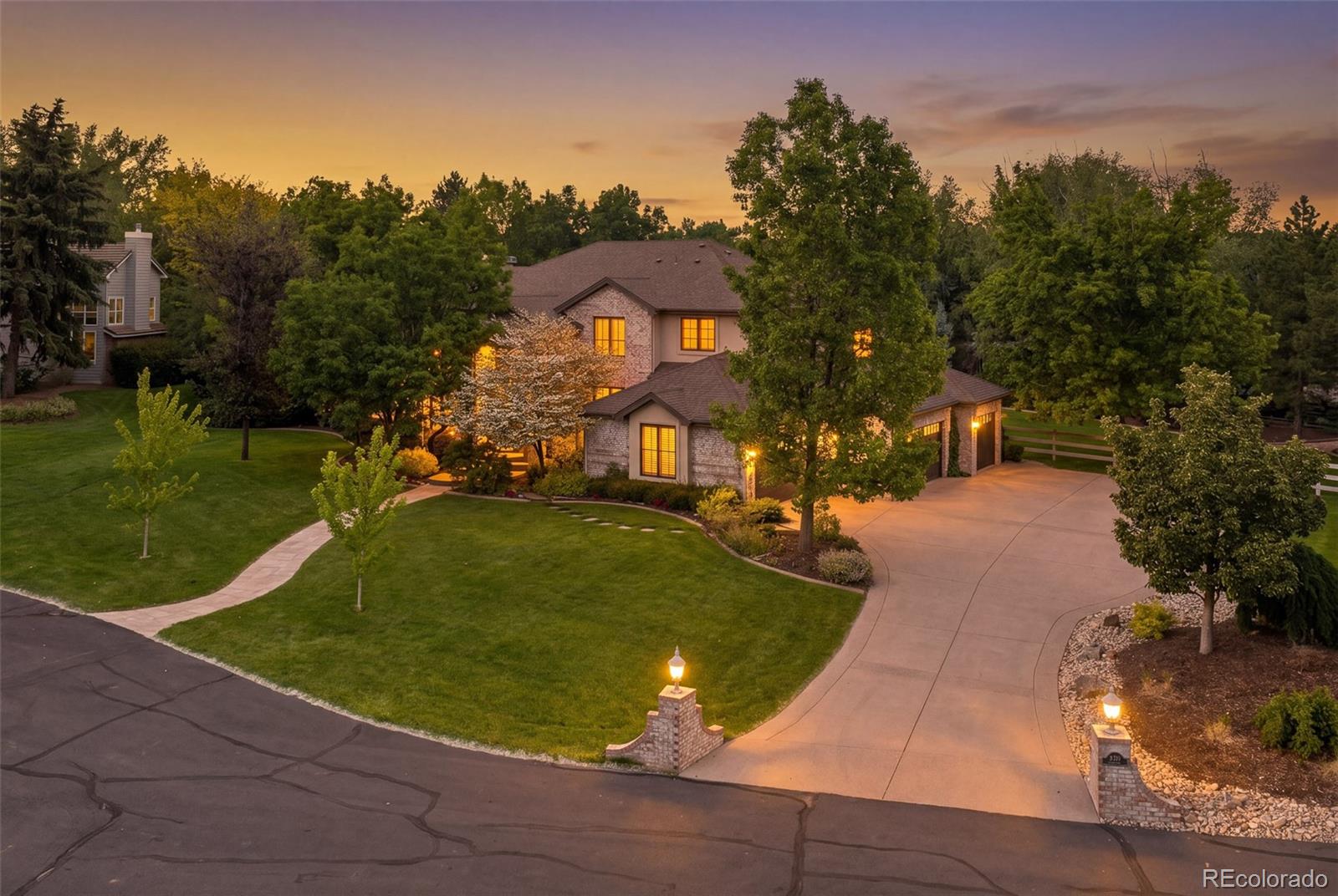 4443 W Cottonwood Place