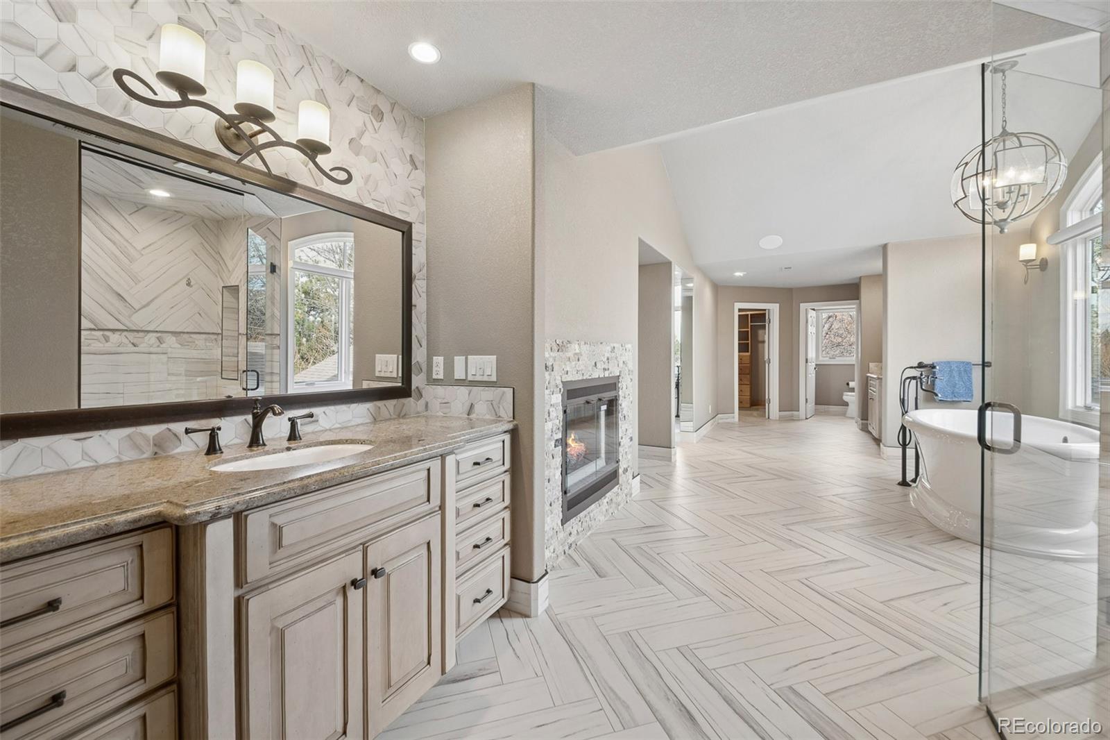 4443 W Cottonwood Place