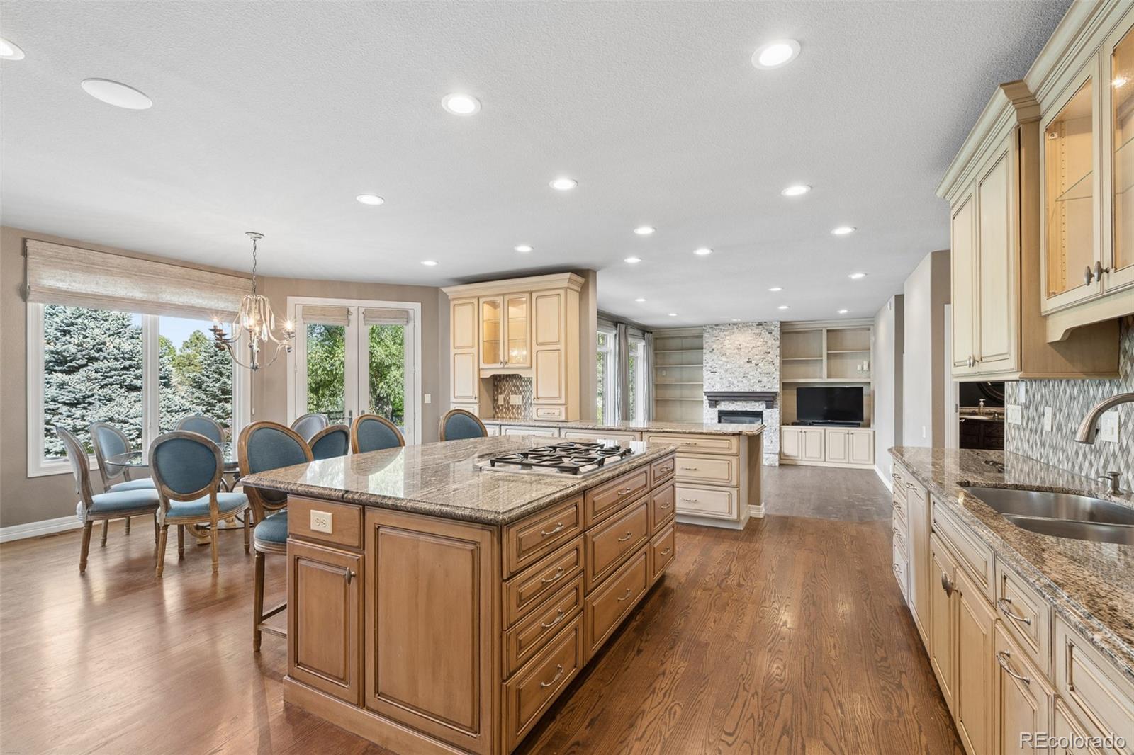 4443 W Cottonwood Place