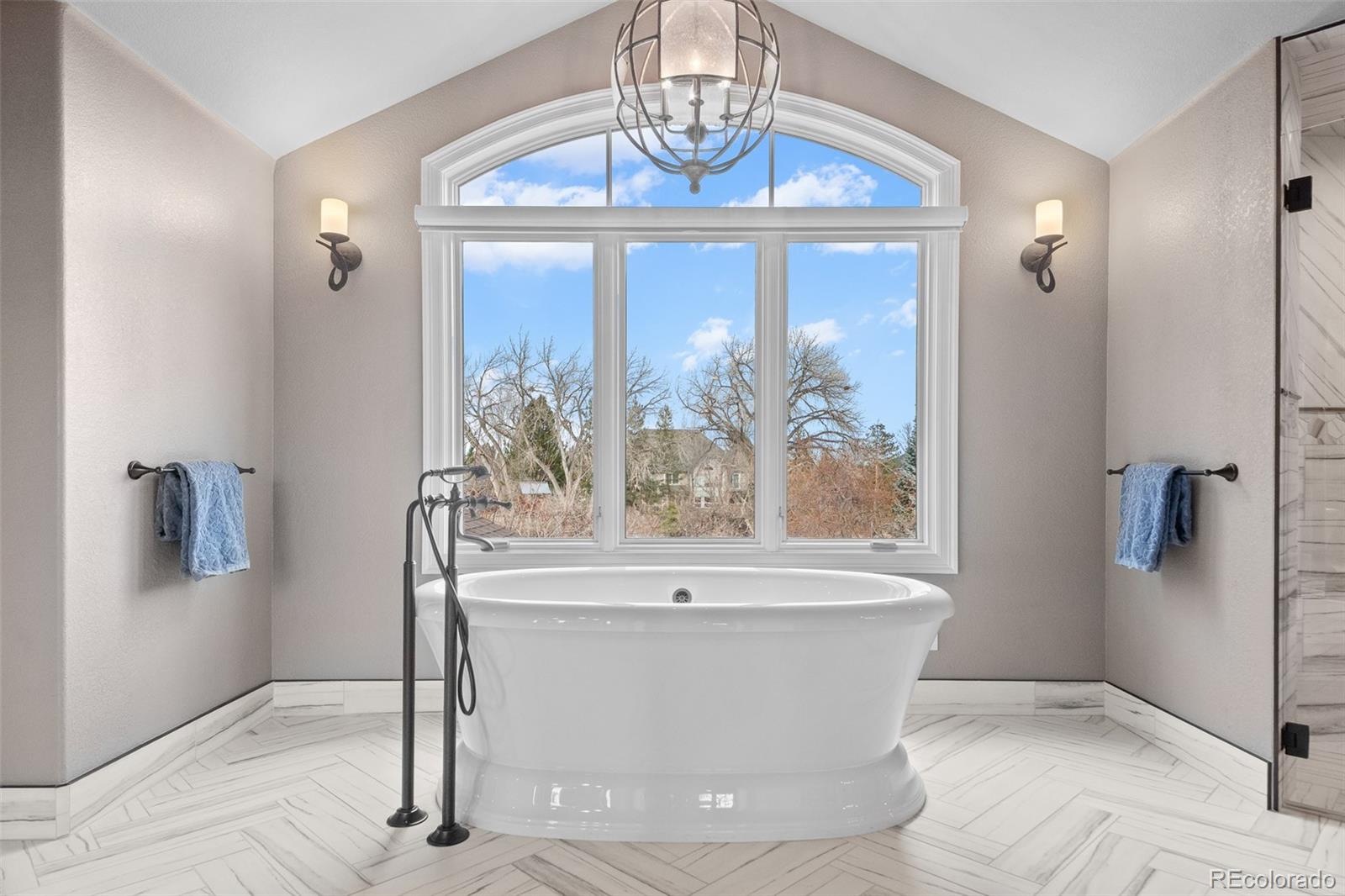 4443 W Cottonwood Place