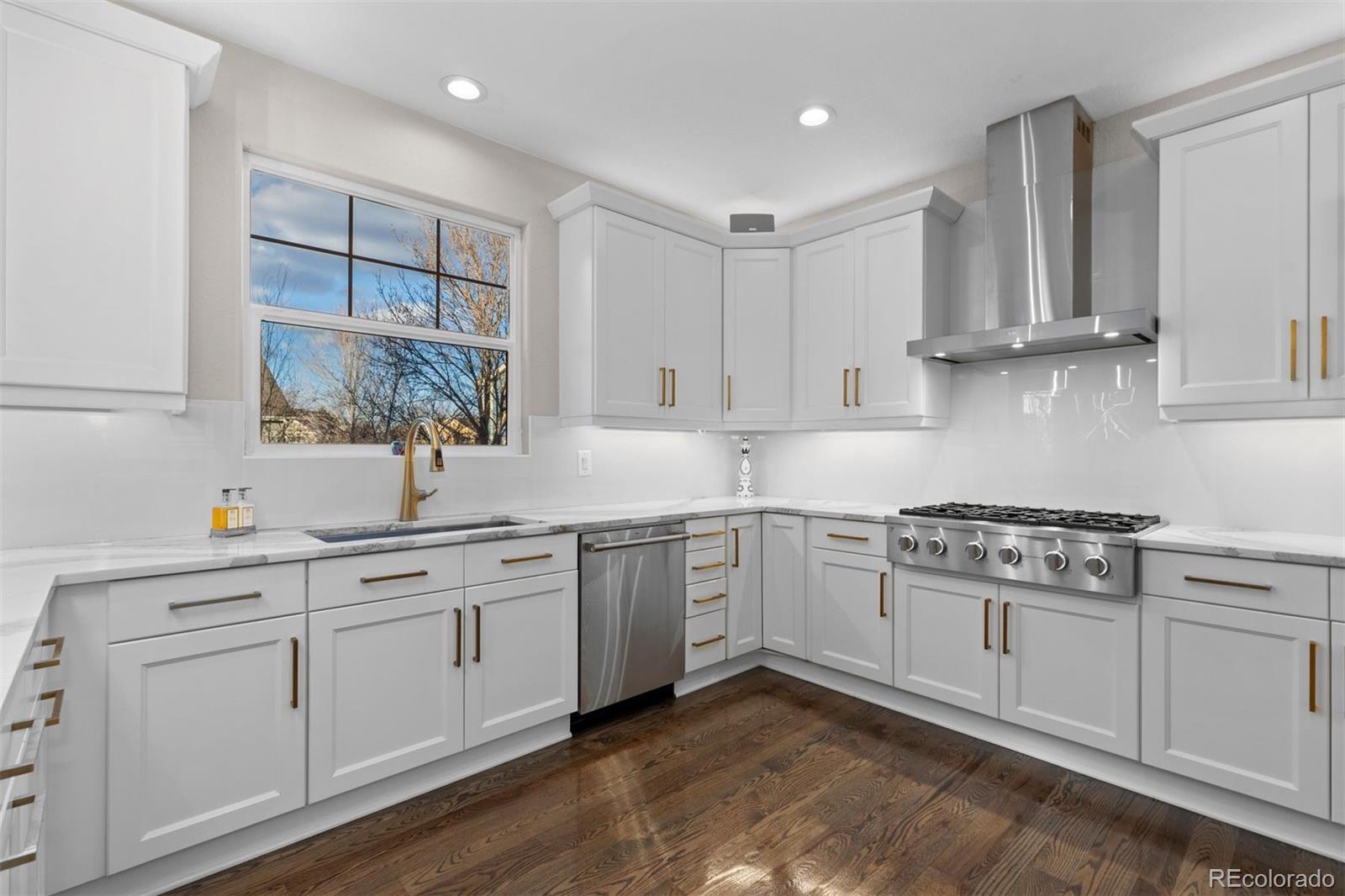 25045 E Park Crescent Drive