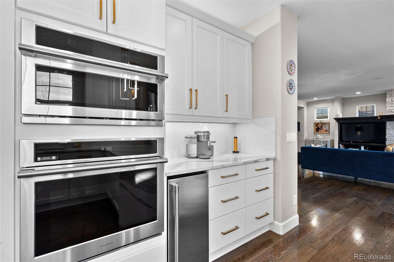 25045 E Park Crescent Drive