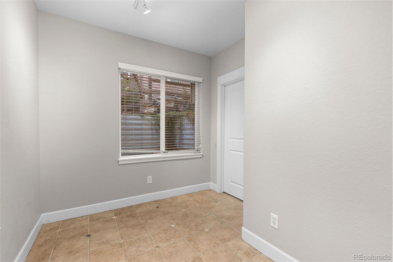 25045 E Park Crescent Drive