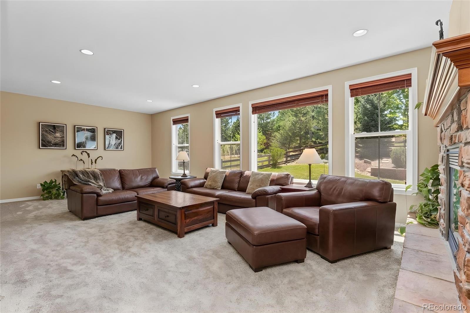 3860 Fairbrook Point