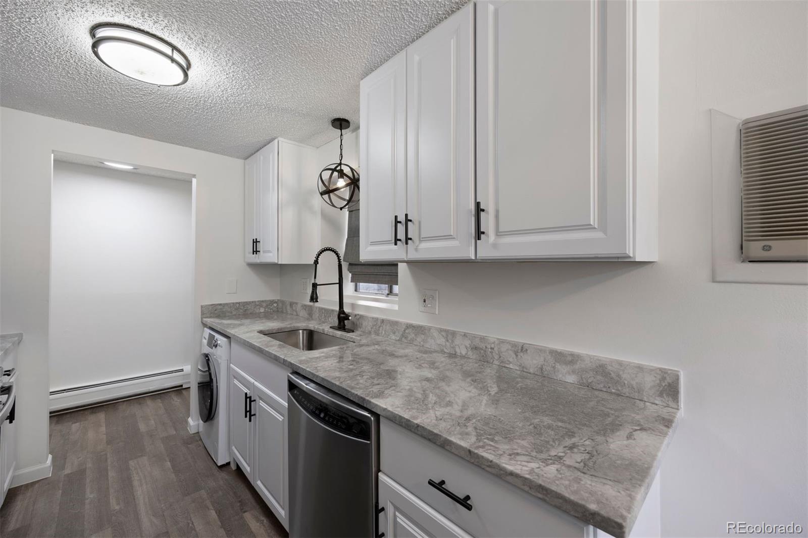 2700 S Holly Street Unit: 100