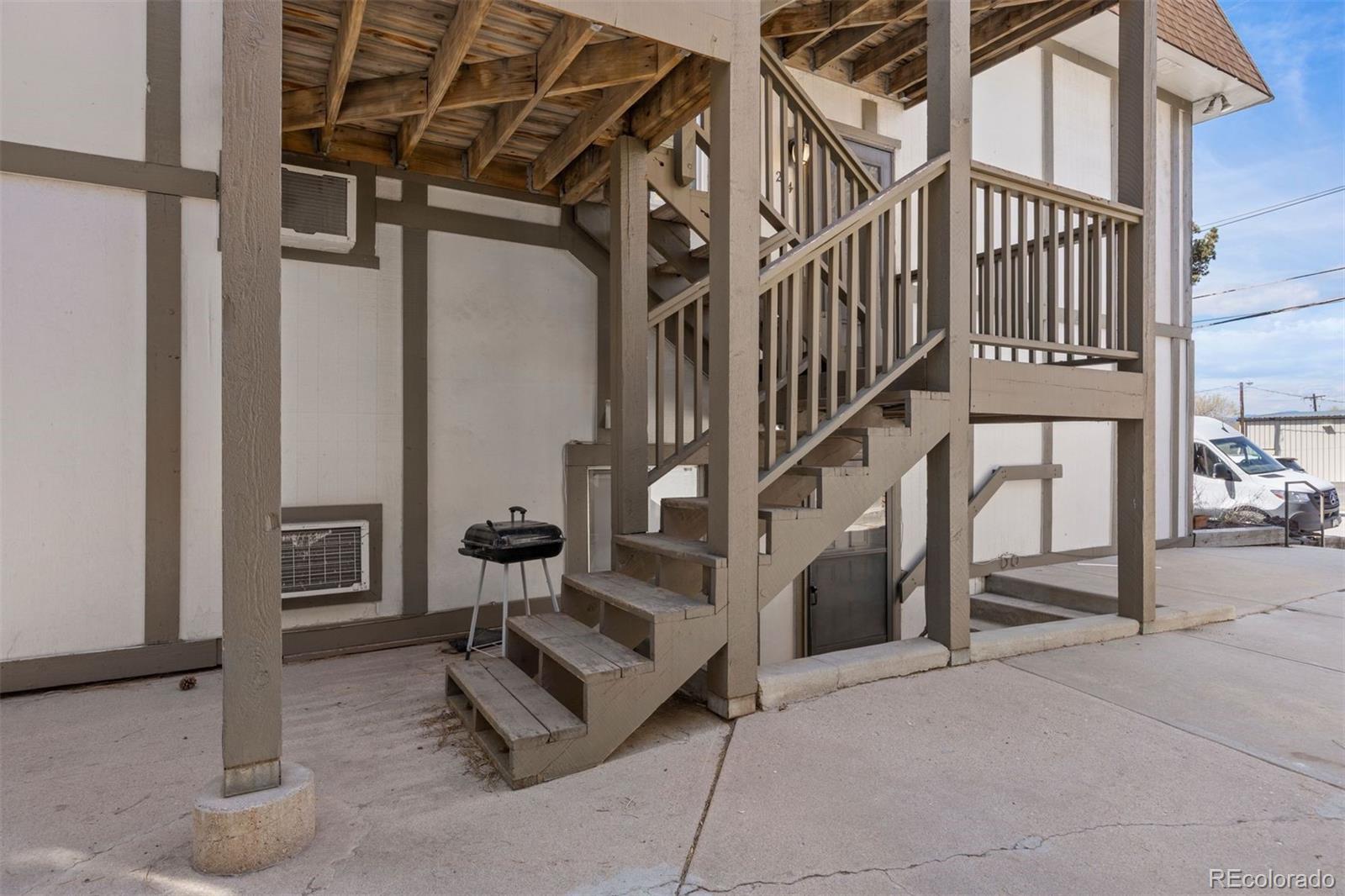 2700 S Holly Street Unit: 100