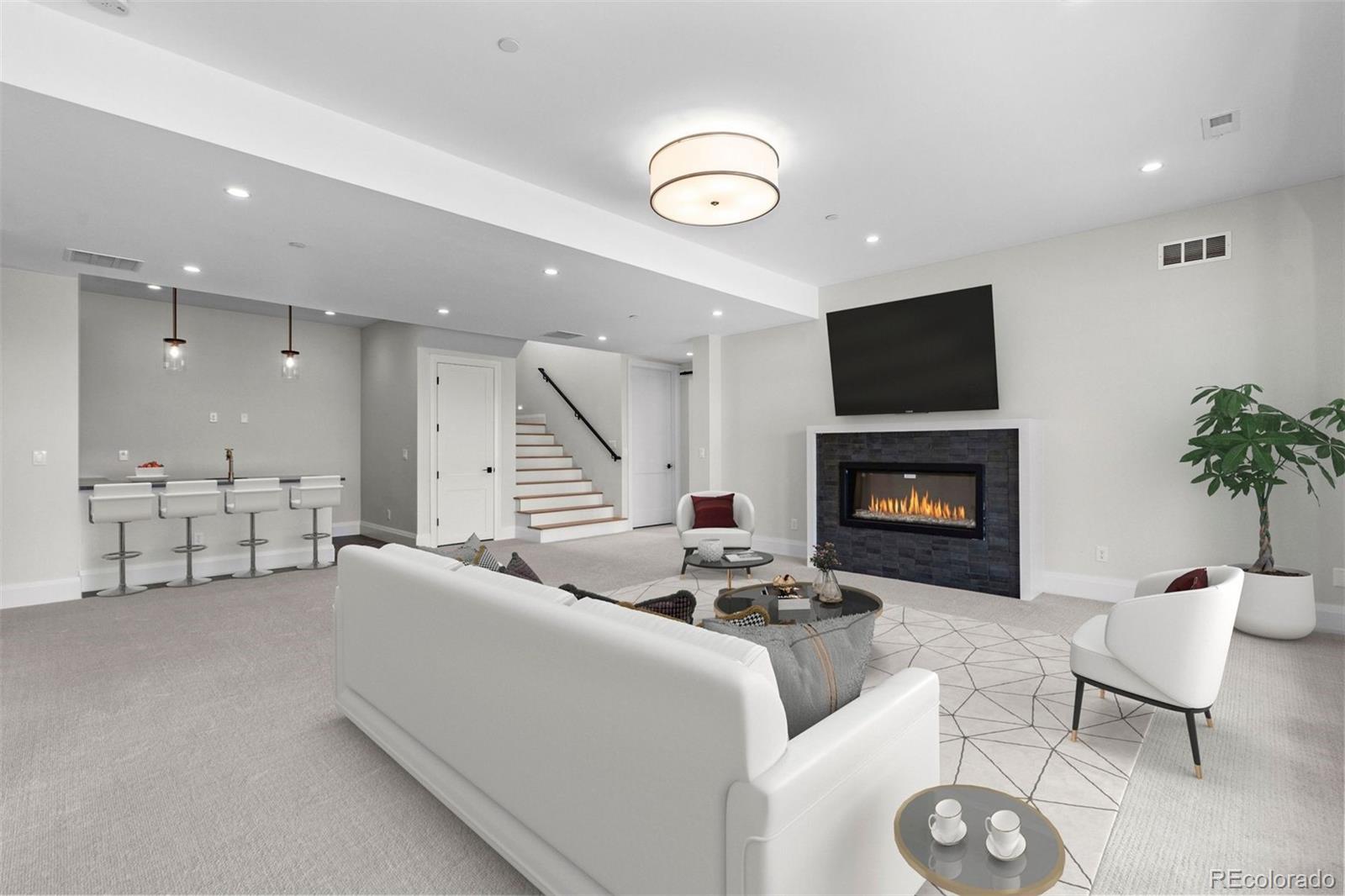 6192 Oxford Peak Lane