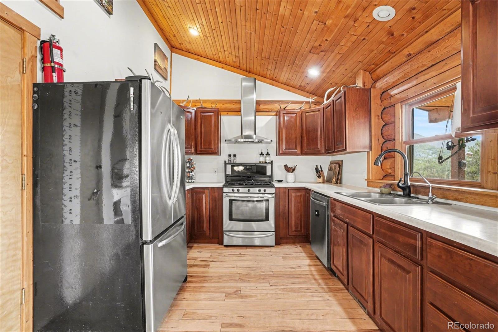 220 Rocky Mountain View