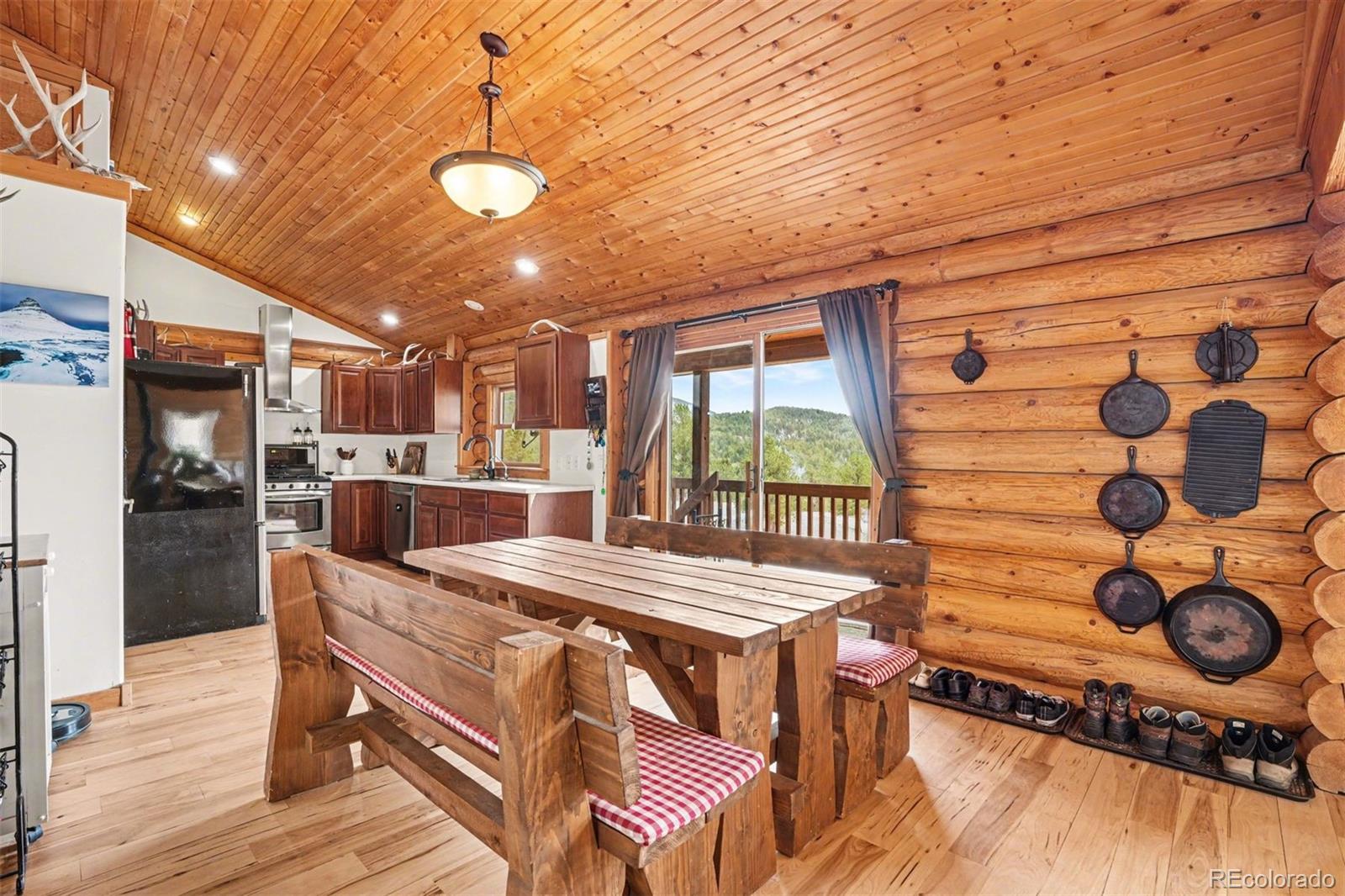 220 Rocky Mountain View