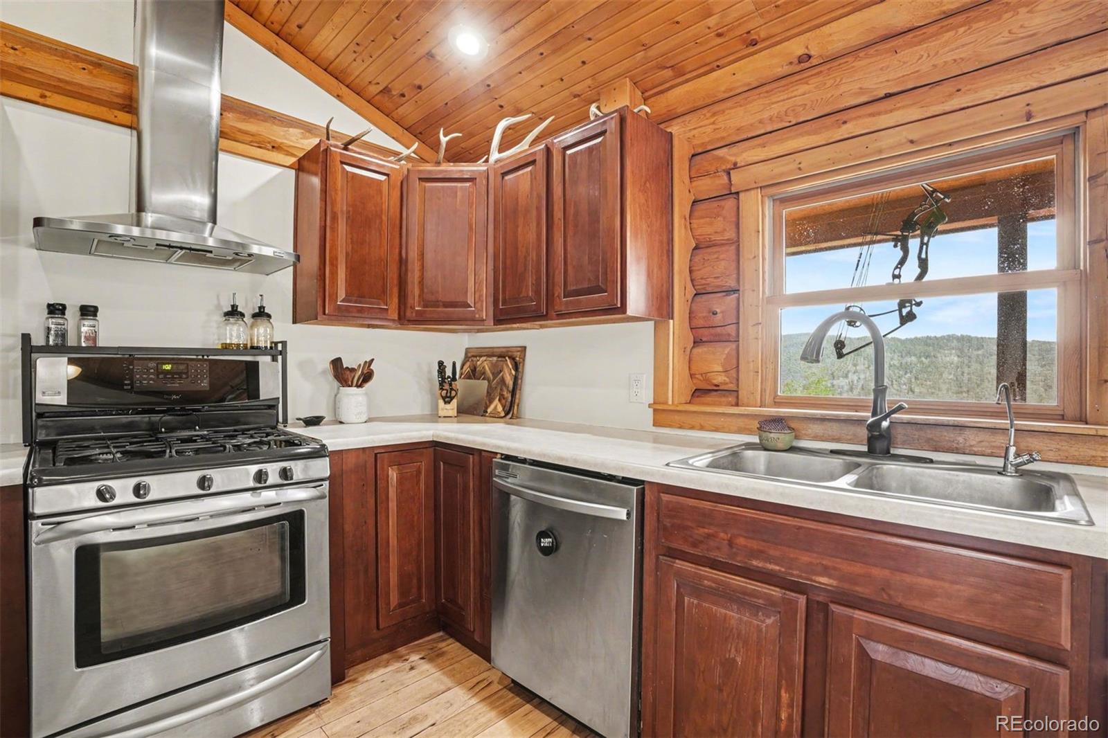 220 Rocky Mountain View