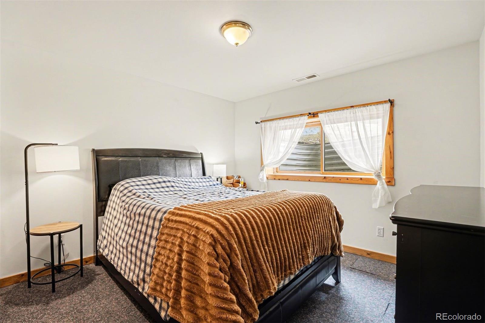 220 Rocky Mountain View