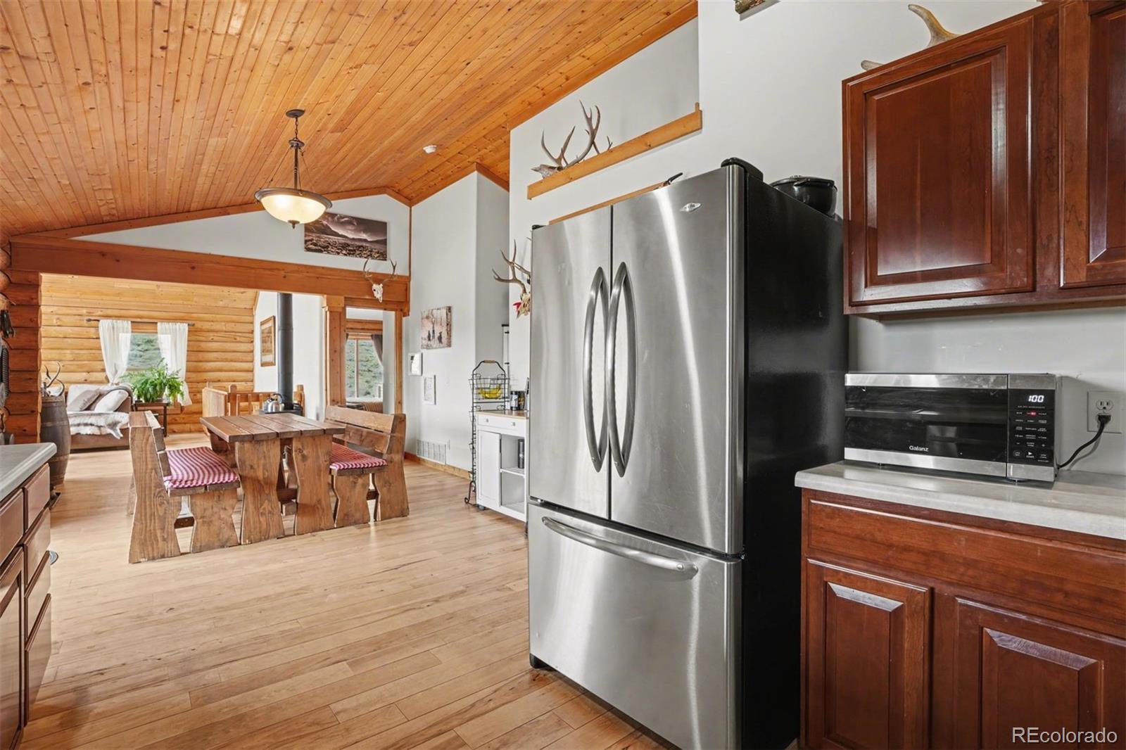 220 Rocky Mountain View