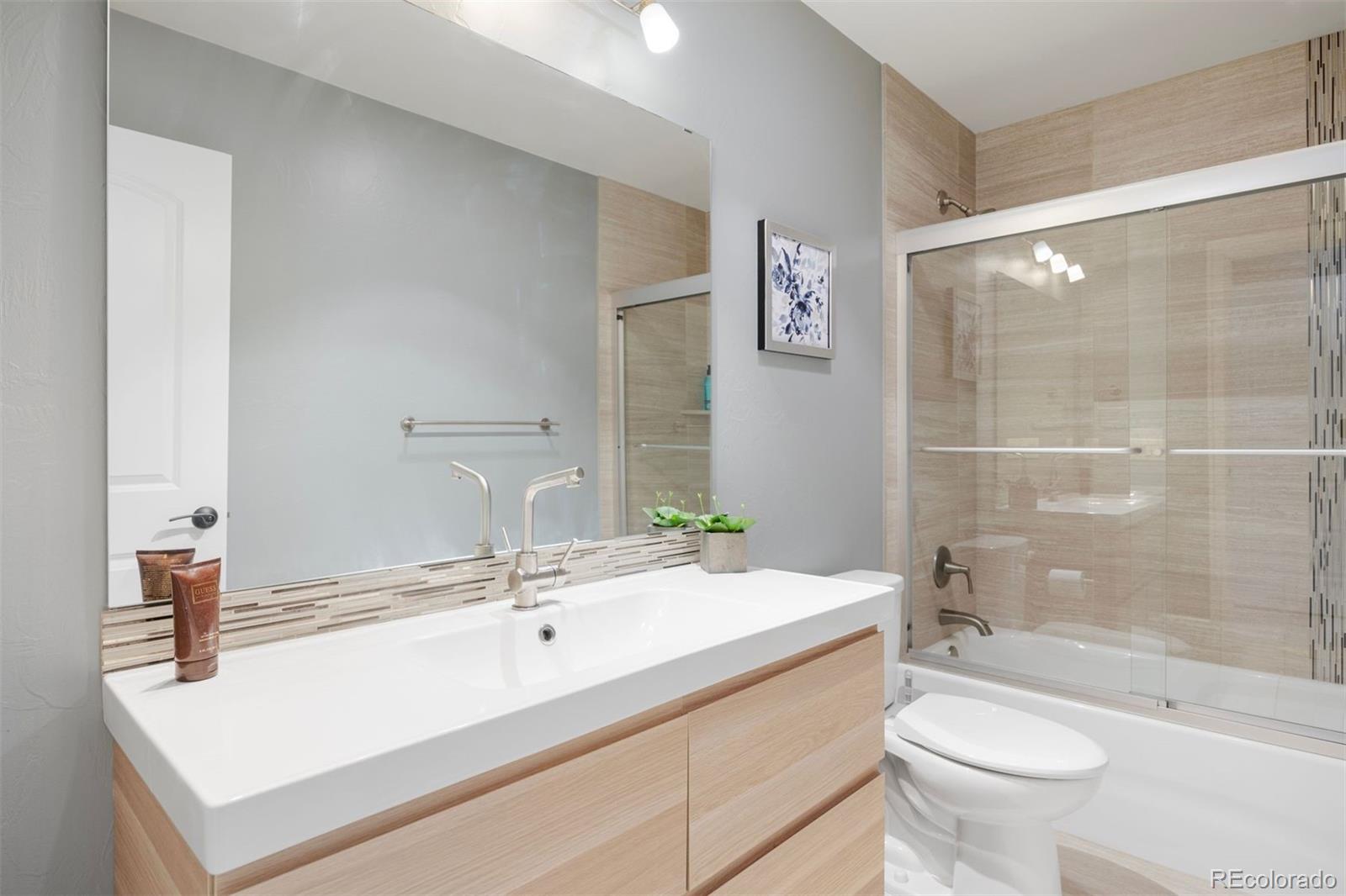 223 Castlemaine Court