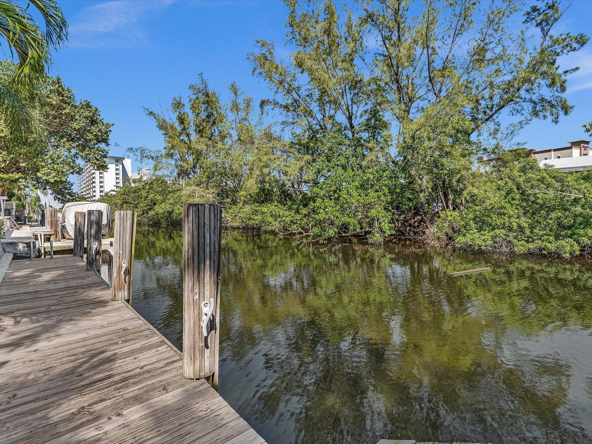 948 SE 10TH Court