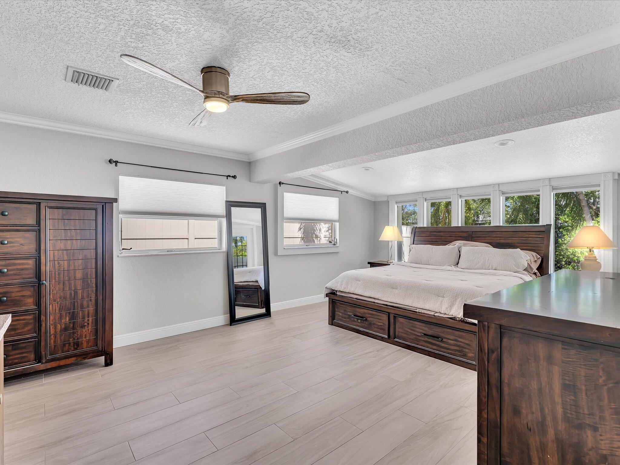 948 SE 10TH Court