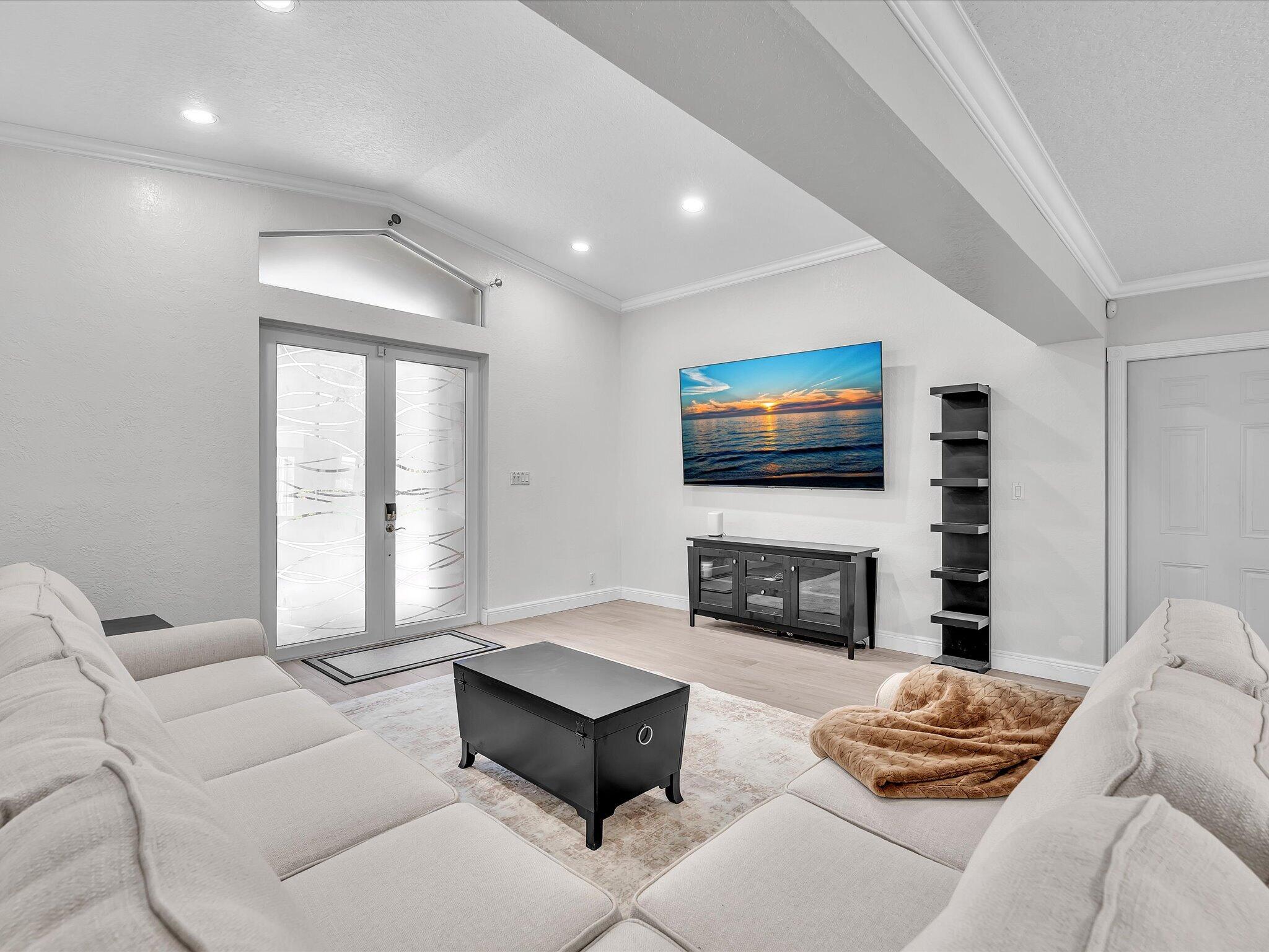 948 SE 10TH Court