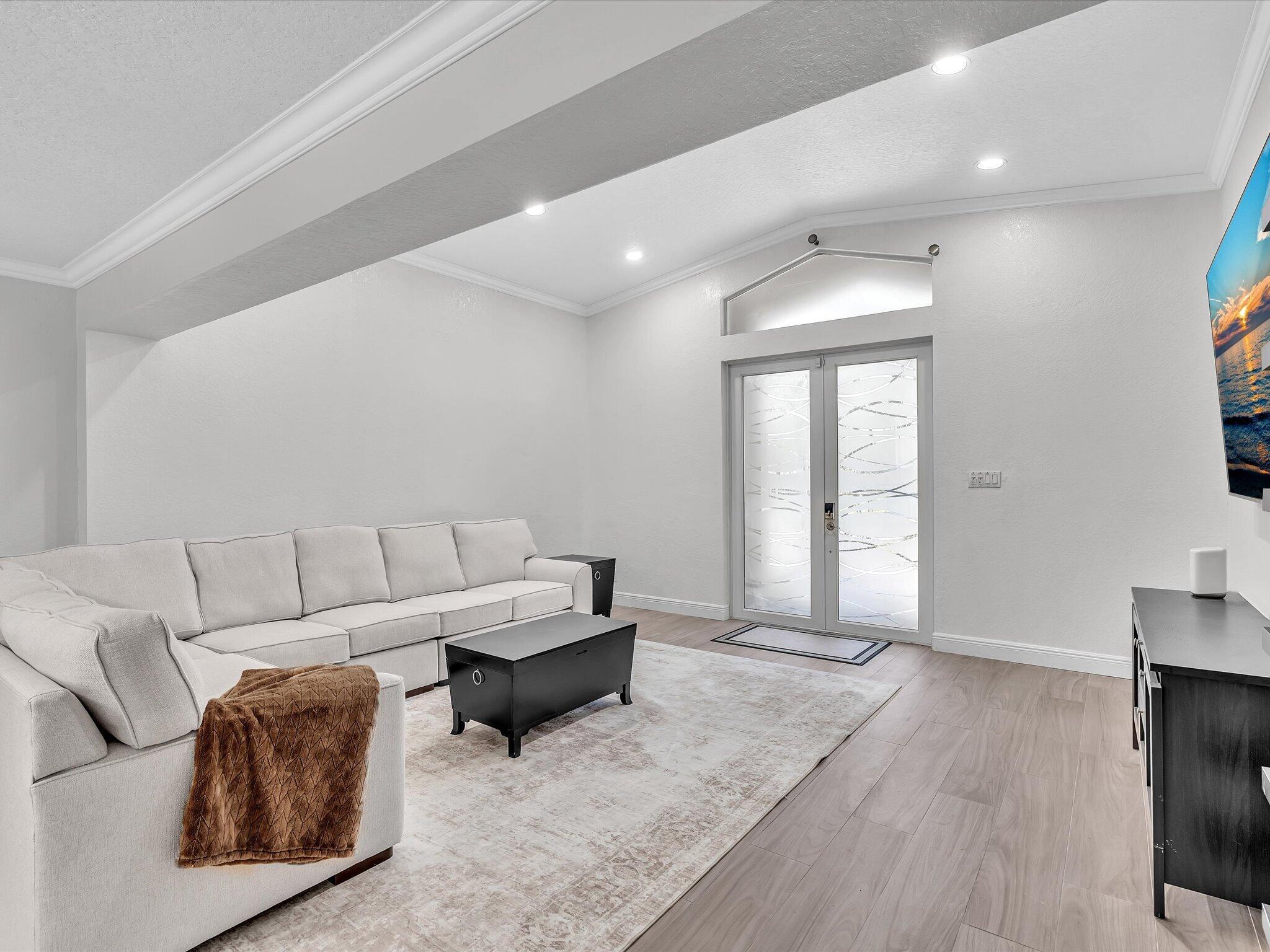 948 SE 10TH Court