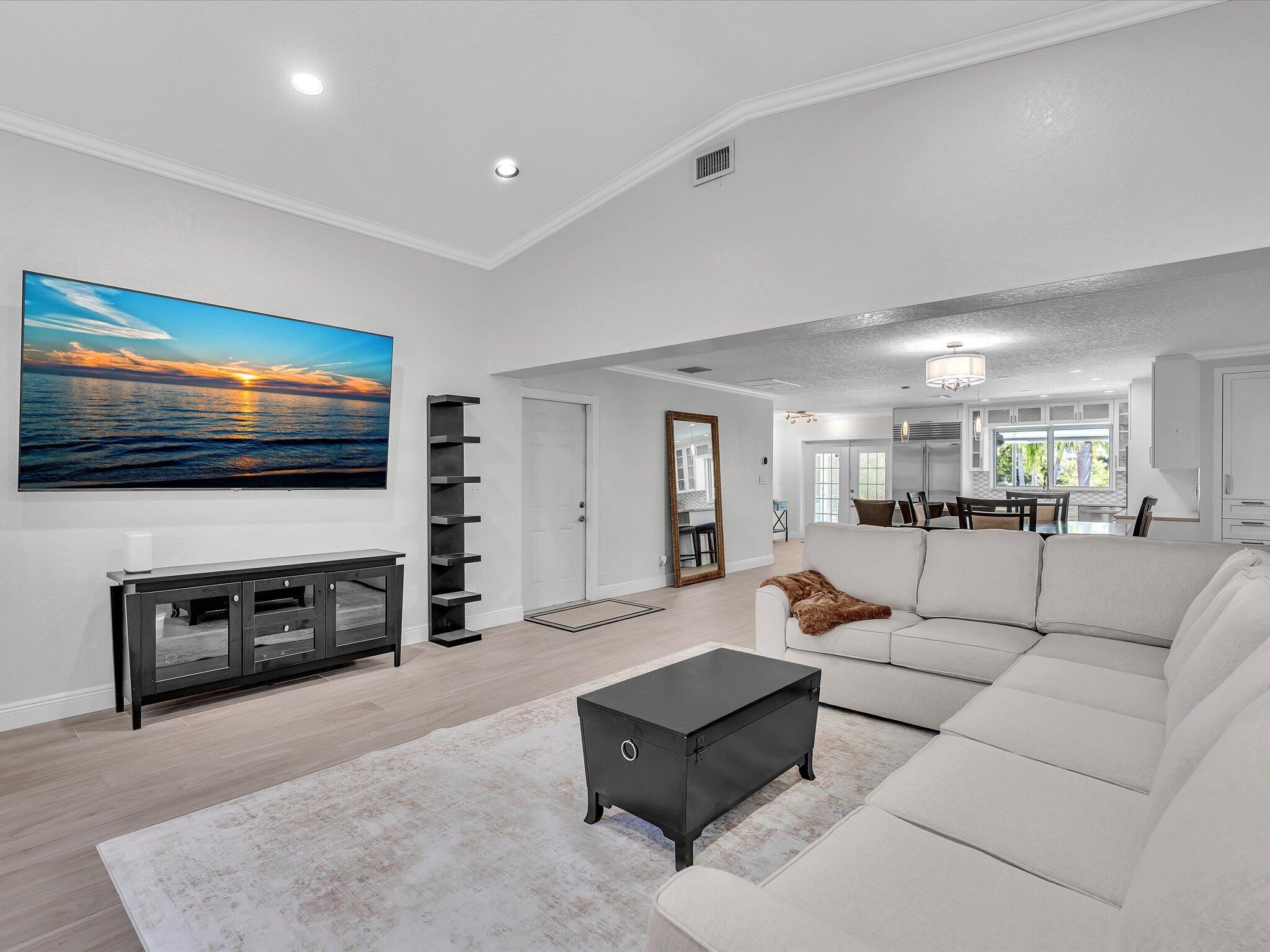 948 SE 10TH Court