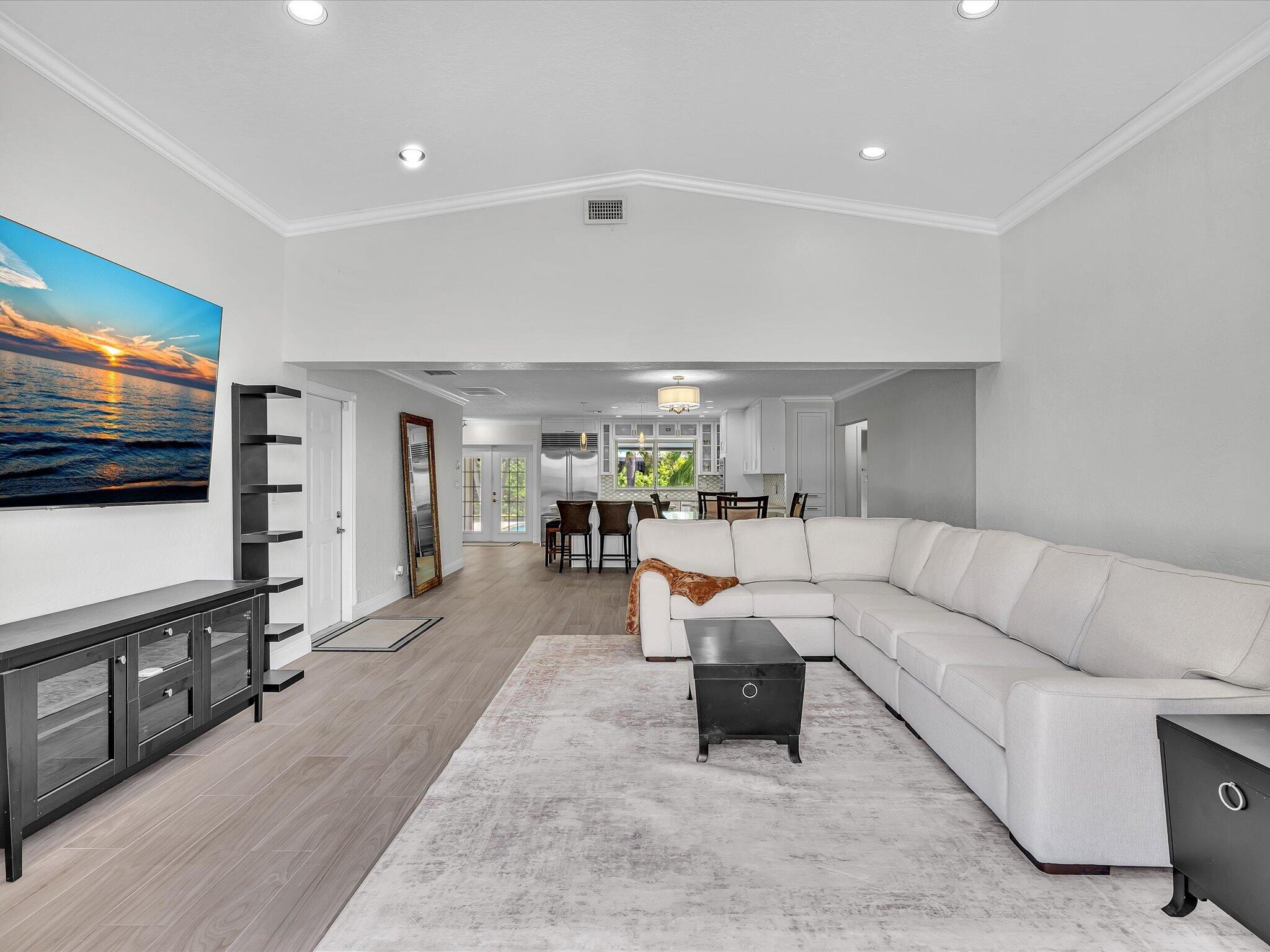 948 SE 10TH Court