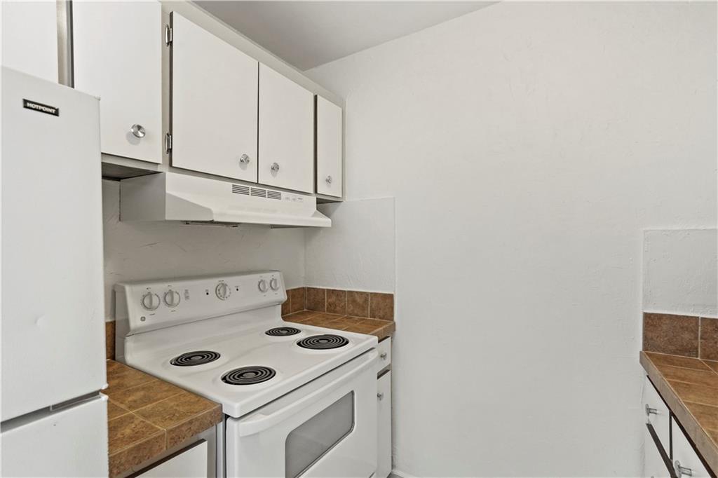11 East Ct 11