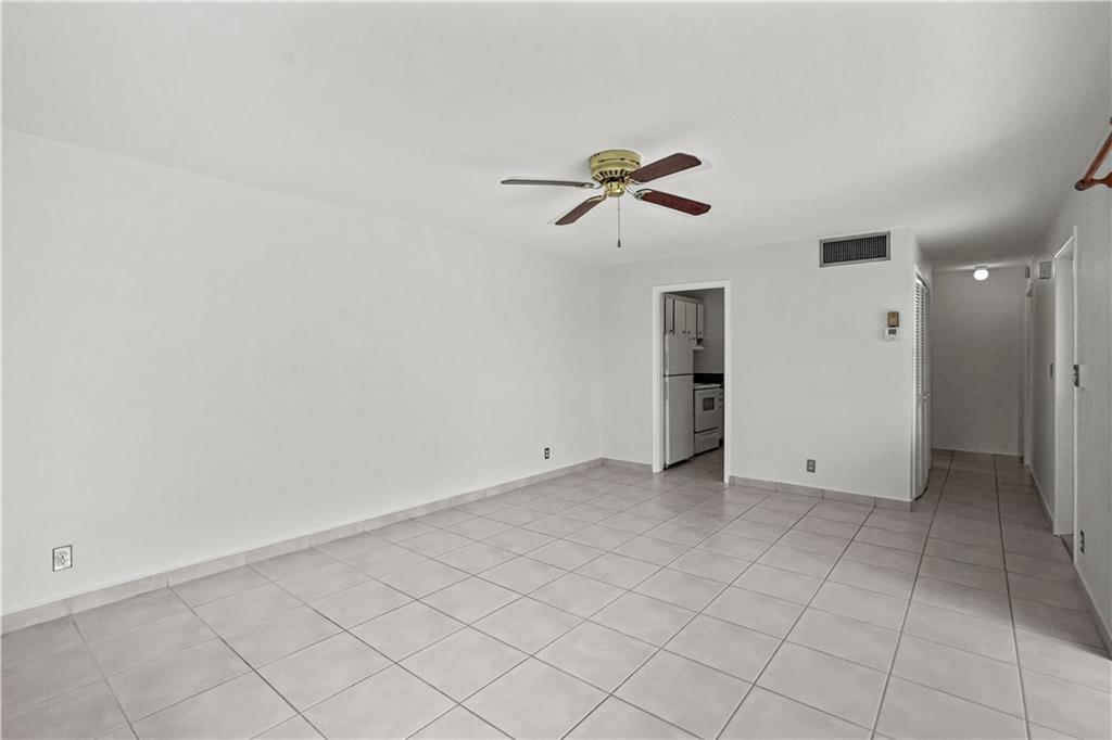 11 East Ct 11
