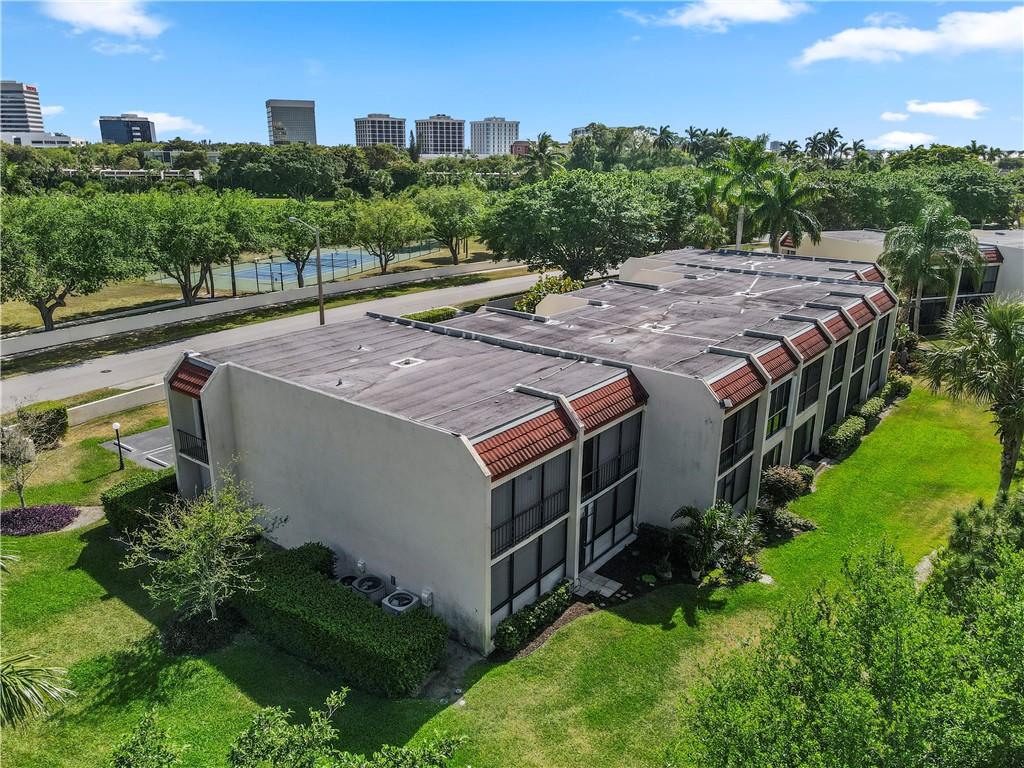 1801 Consulate Pl 201