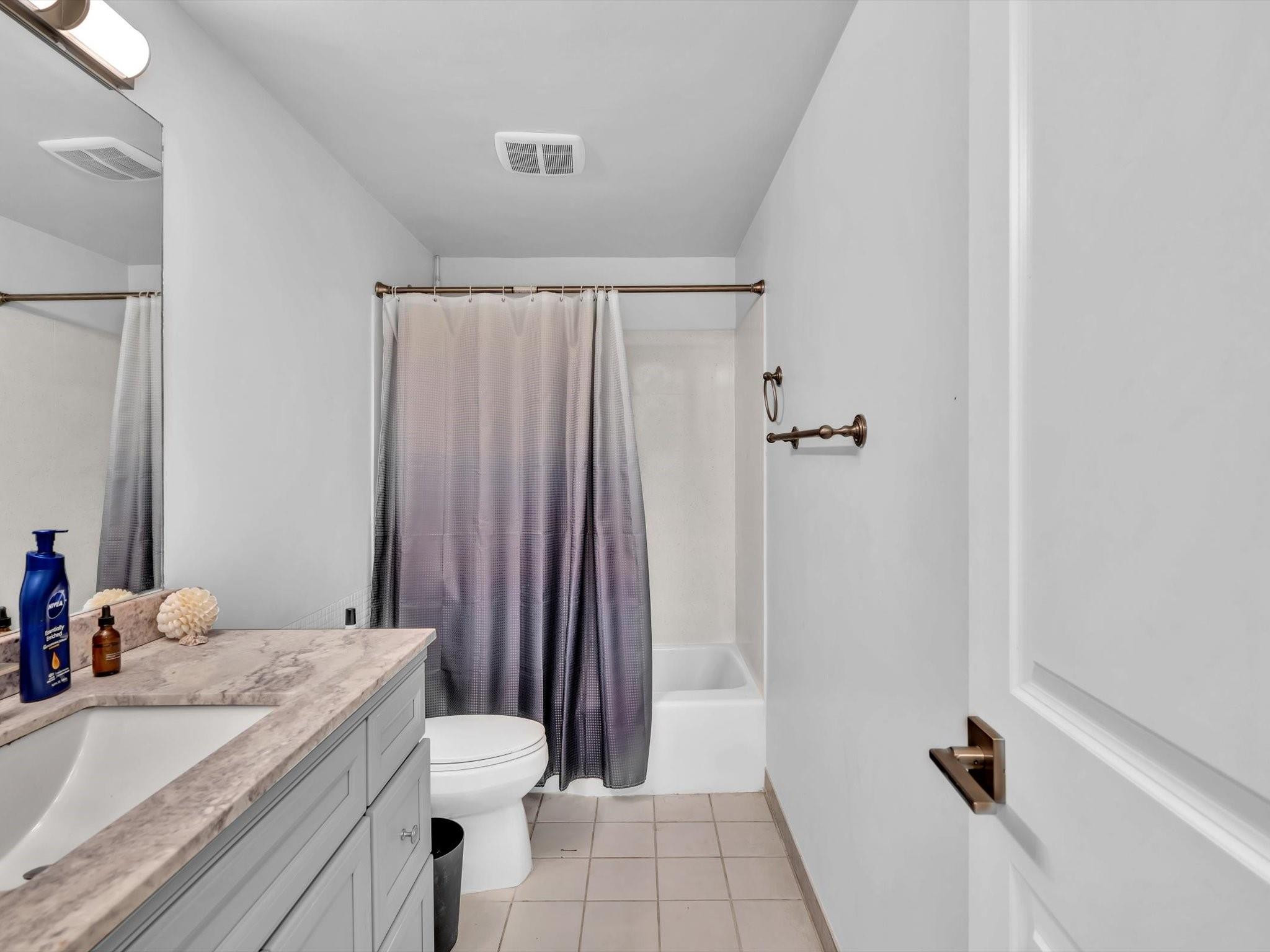 5208 NE 24th Ter F108