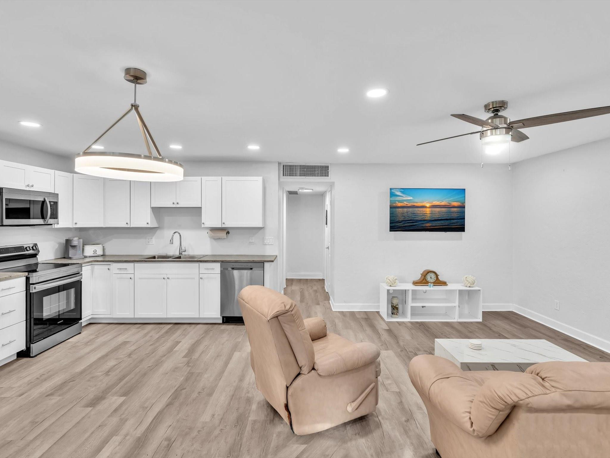 5208 NE 24th Ter F108